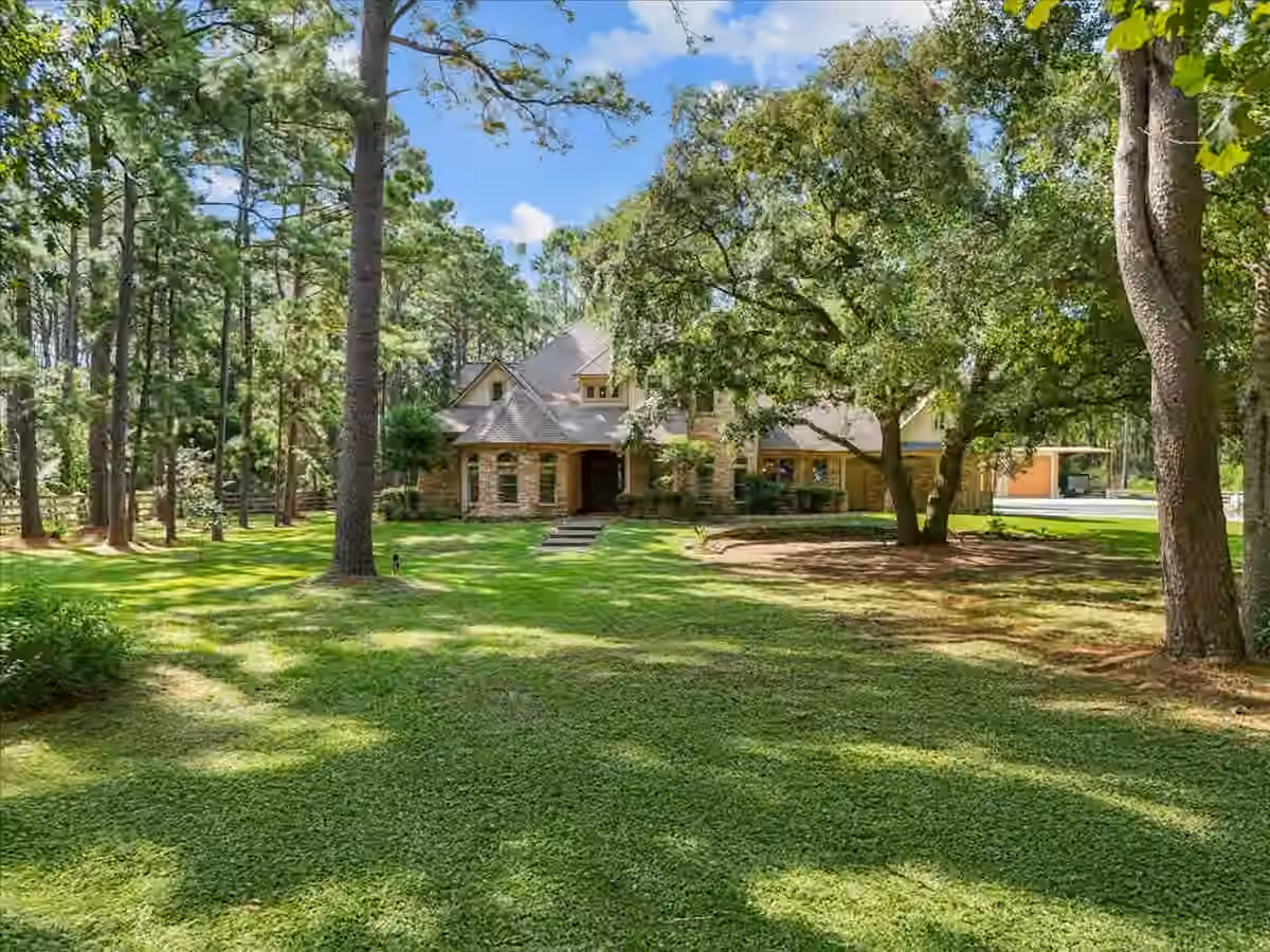 Photo of 7306 Live Oak Circle, Alvin, TX