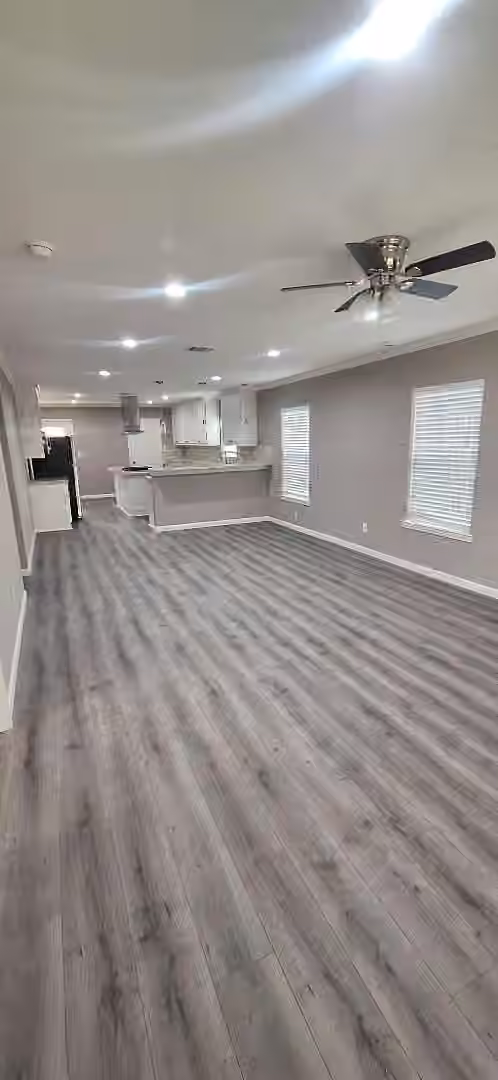 Photo 3 of 5210 Polk street Street, Houston, TX