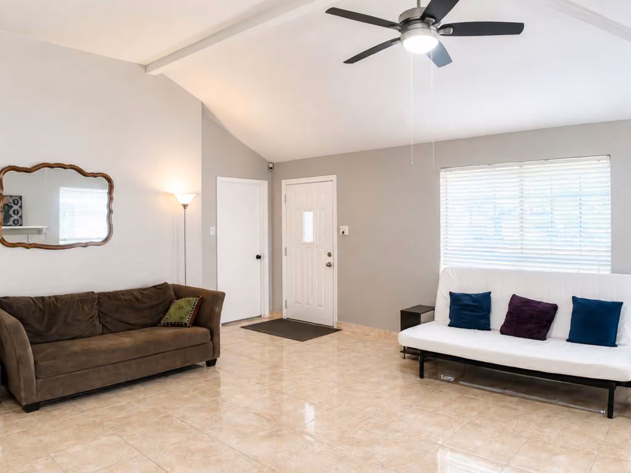 Photo 2 of 10070 Green Valley Lane, Houston, TX