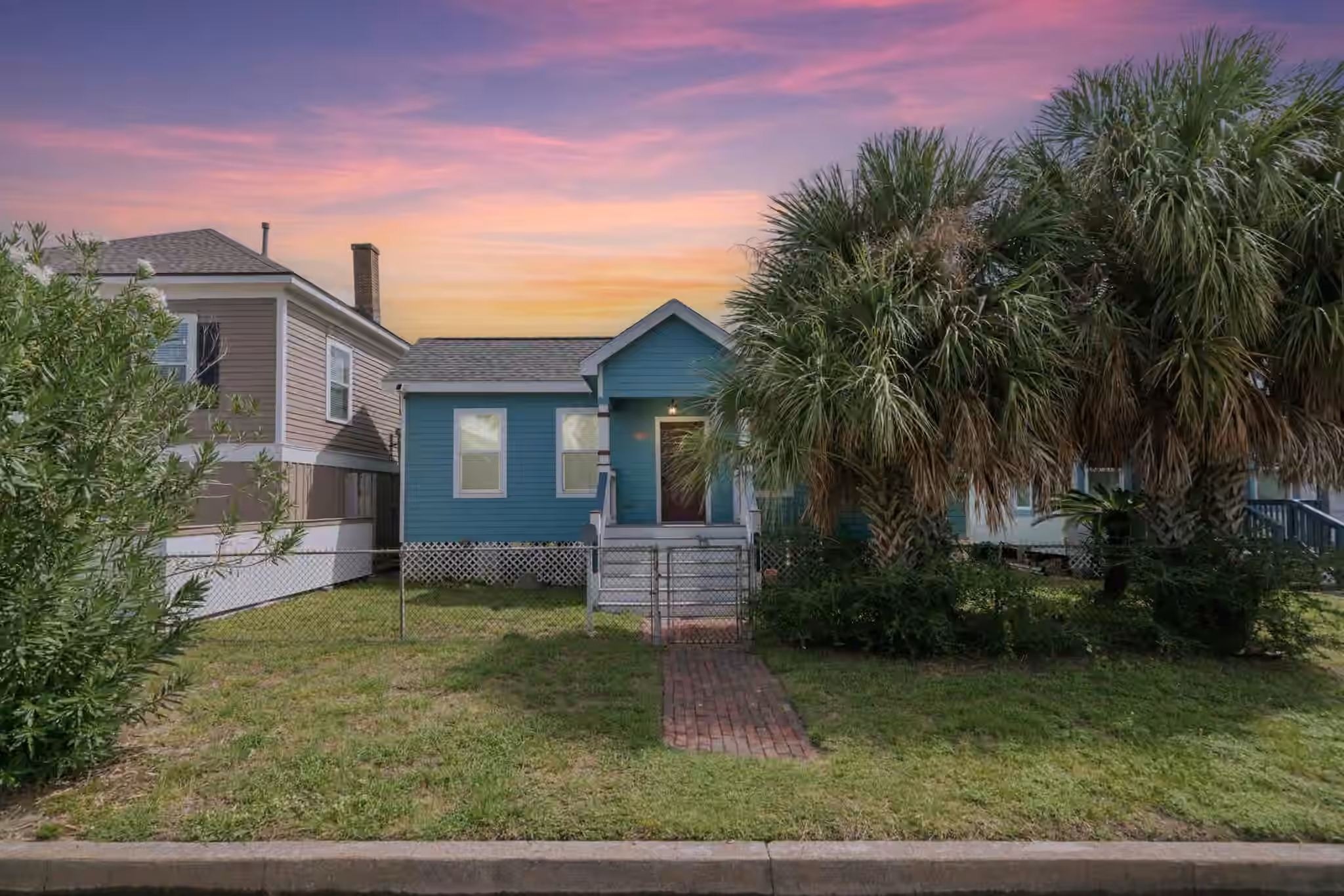 Photo of 1213 Avenue M 1/2, Galveston, TX 77550
