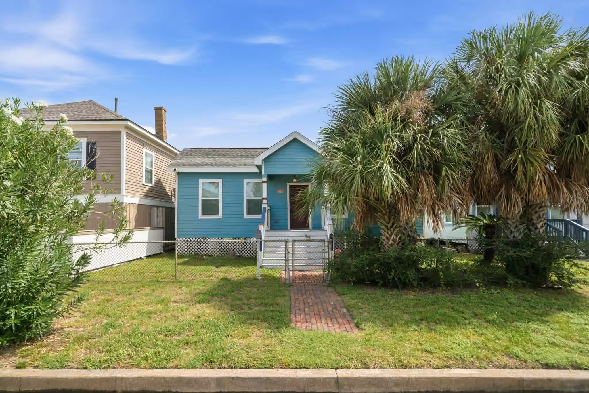 Photo 2 of 1213 Avenue M 1/2, Galveston, TX