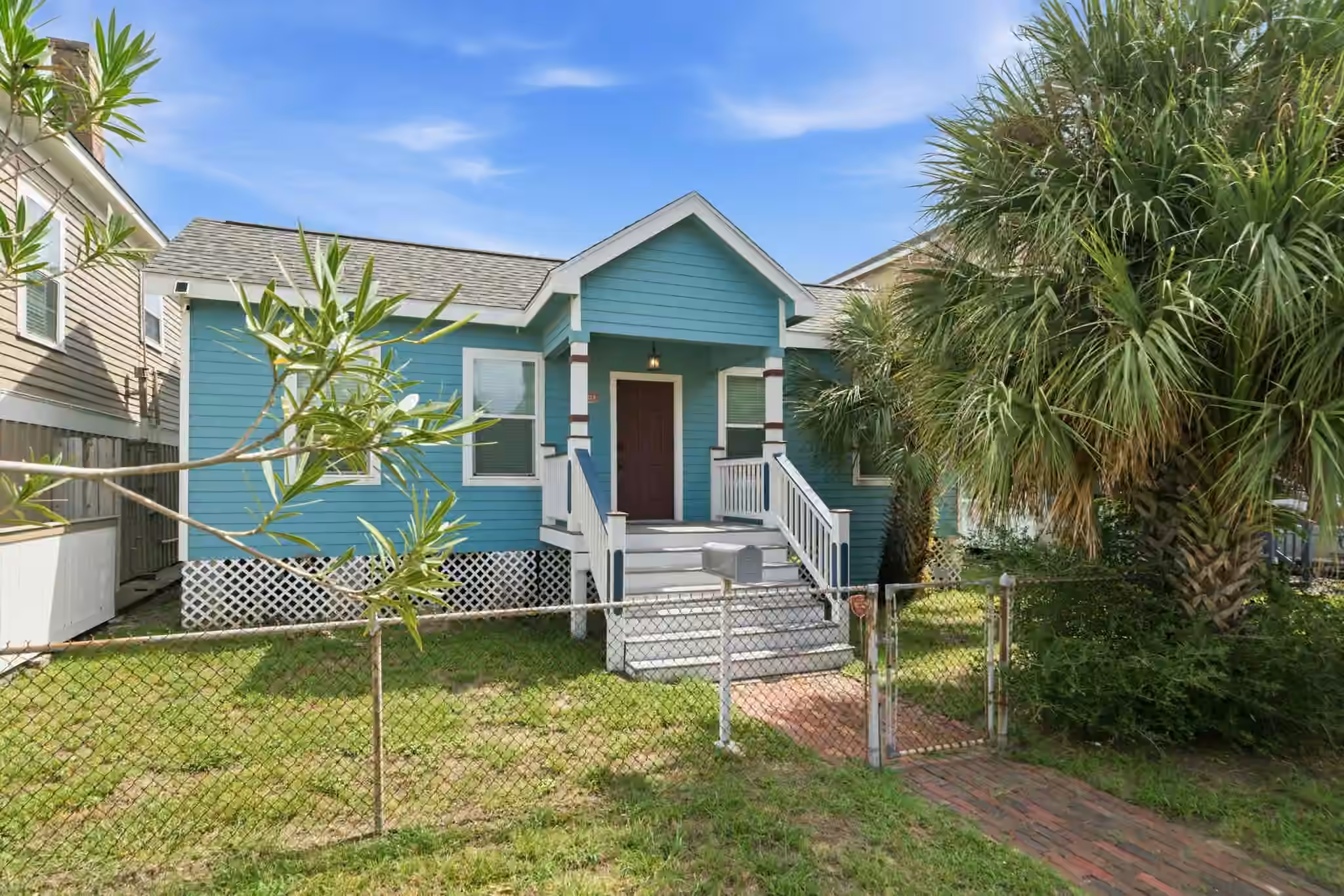 Photo 4 of 1213 Avenue M 1/2, Galveston, TX