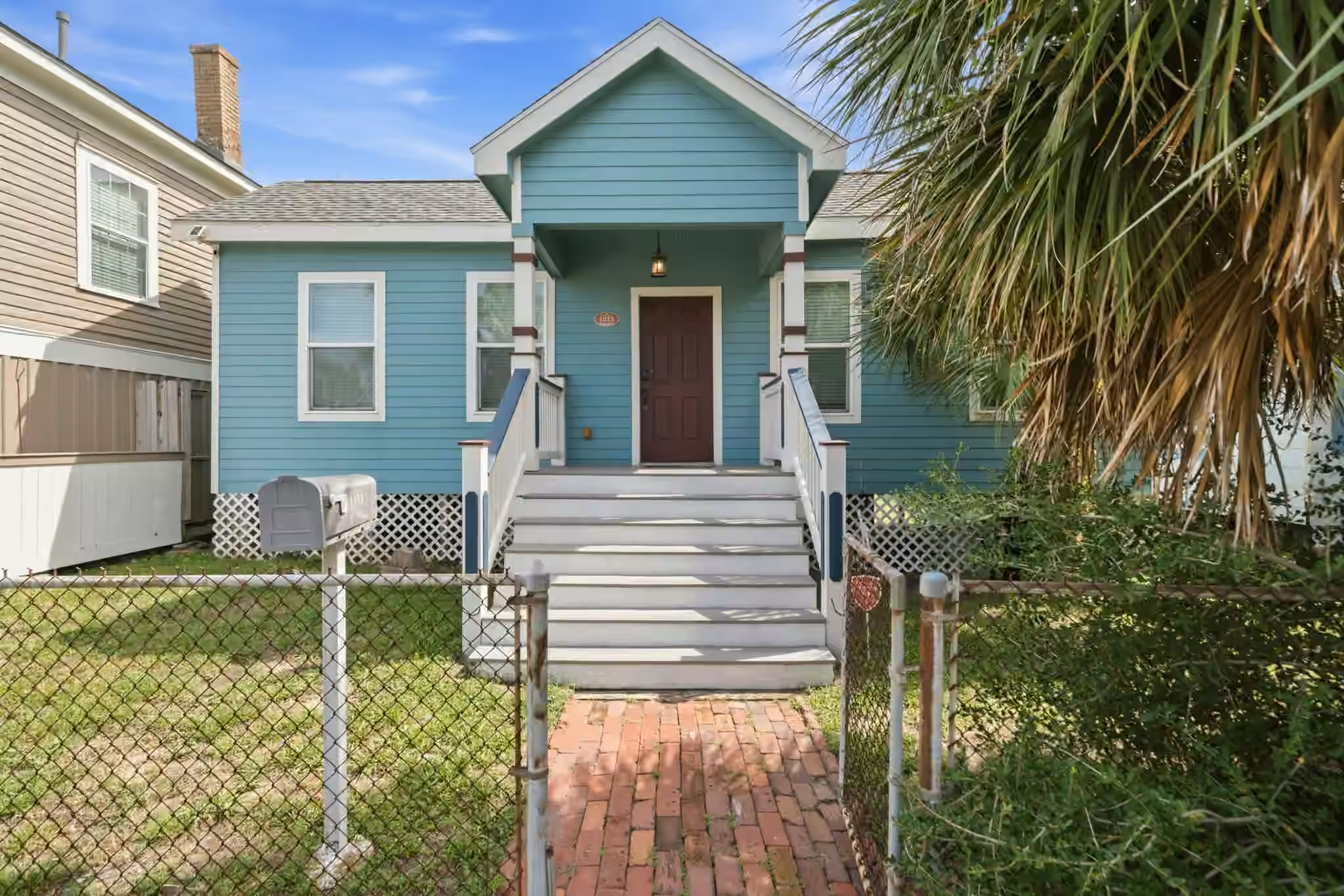 Photo 5 of 1213 Avenue M 1/2, Galveston, TX