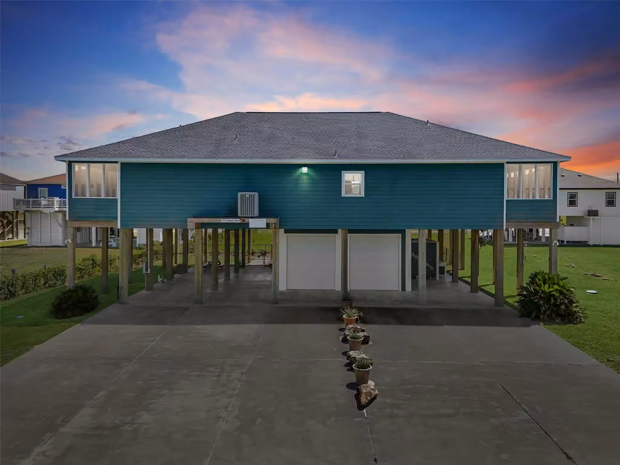 Photo of 172 Ocean View Drive Drive, Crystal Beach, TX