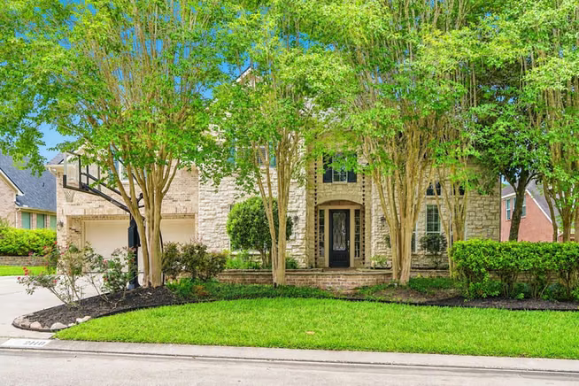 Photo 3 of 2110 Lost Maples Trail, Kingwood, TX