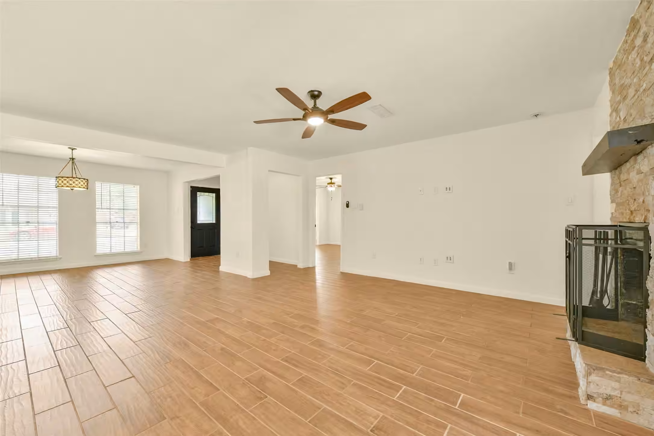 Photo 7 of 11314 Sageview Drive, Houston, TX