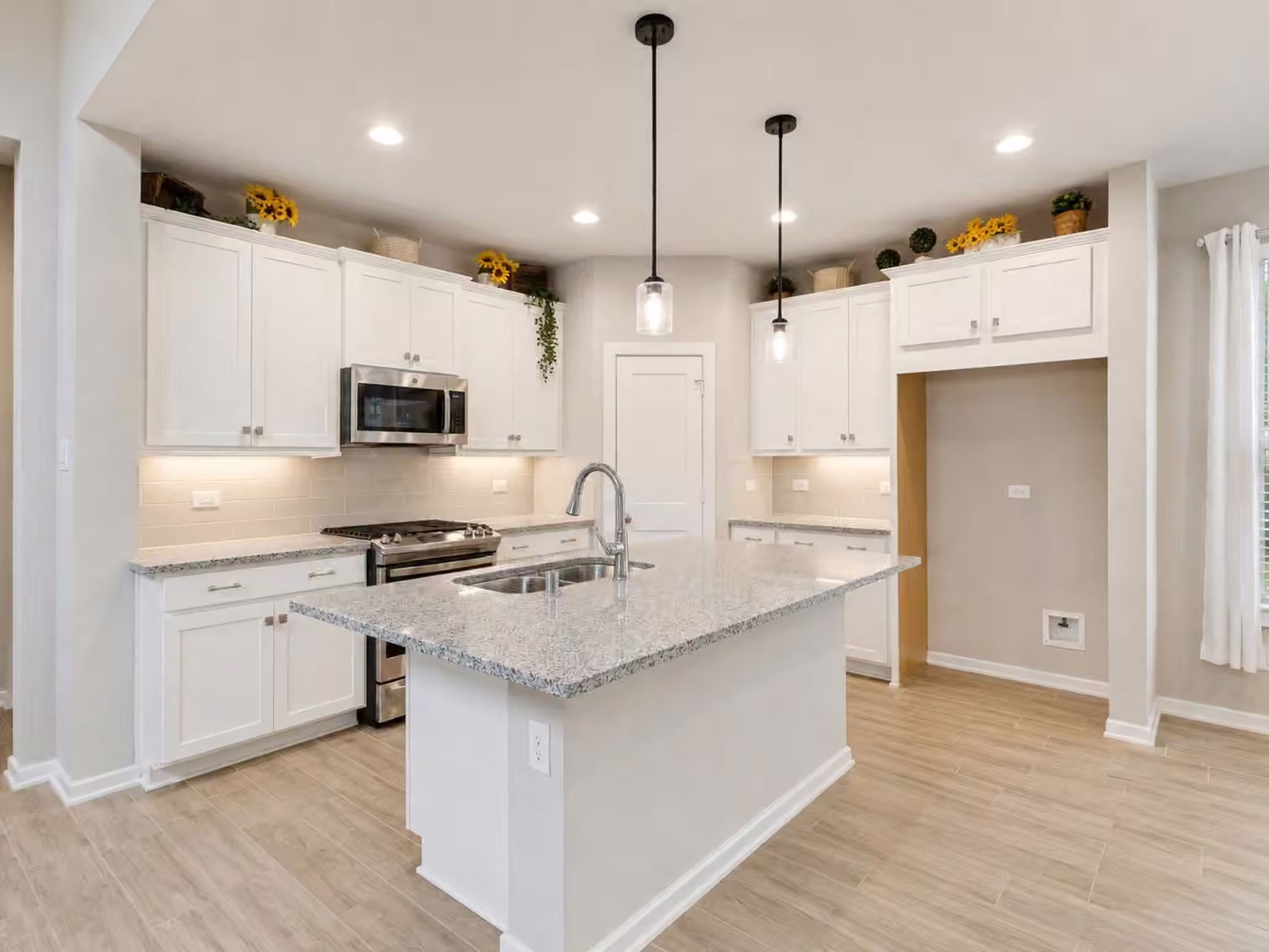 Photo 6 of 606 Pecan Hickory Court, Willis, TX