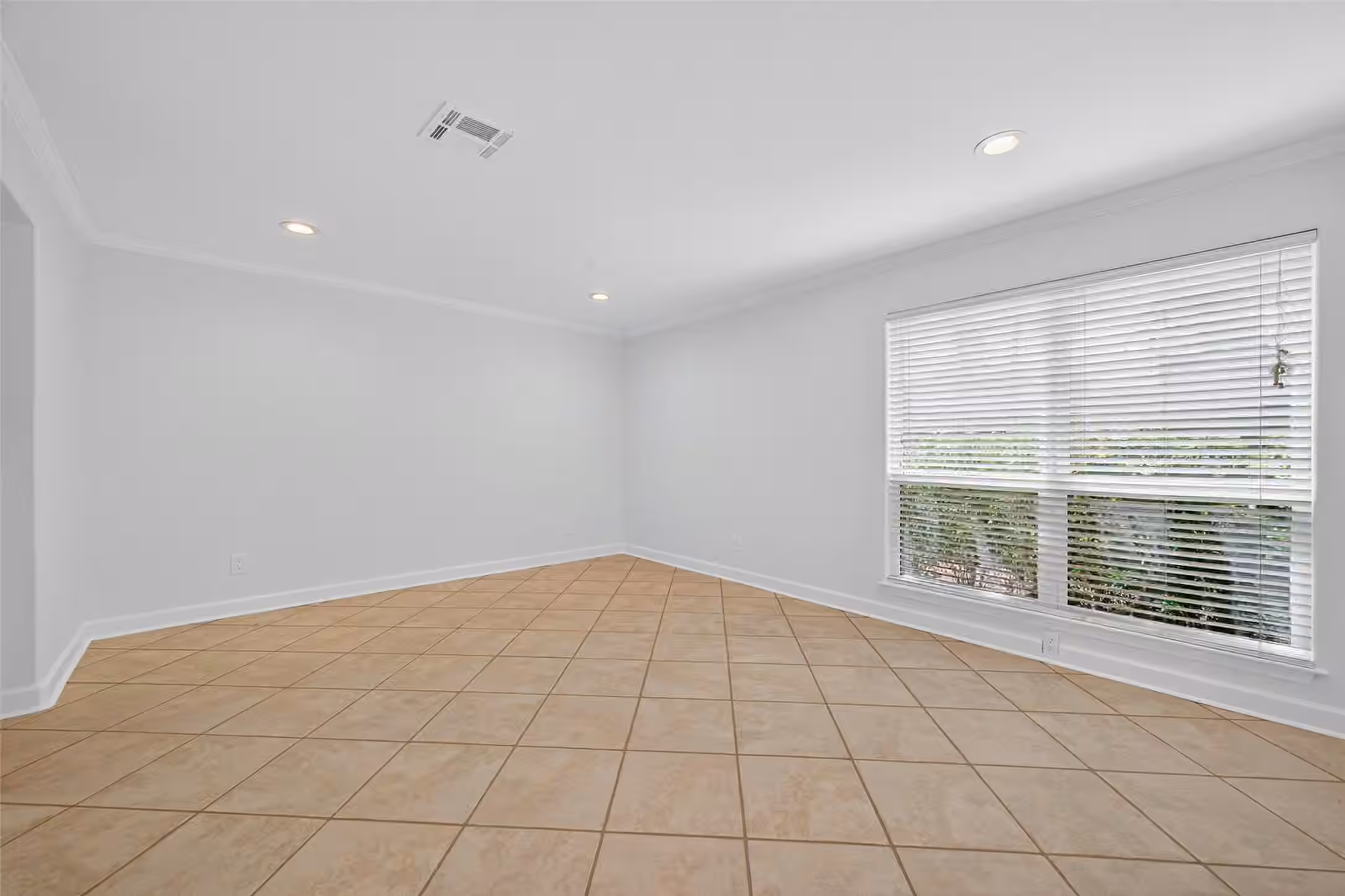 Photo 6 of 723 Worthshire Street, Houston, TX