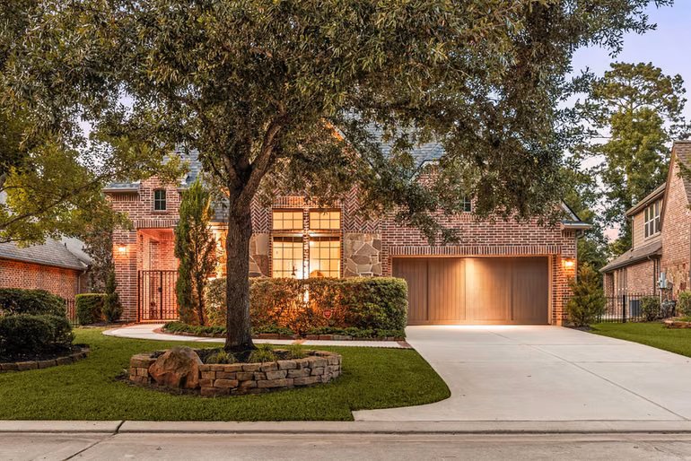 Photo of 195 Oarwood Place, The Woodlands, TX 77389