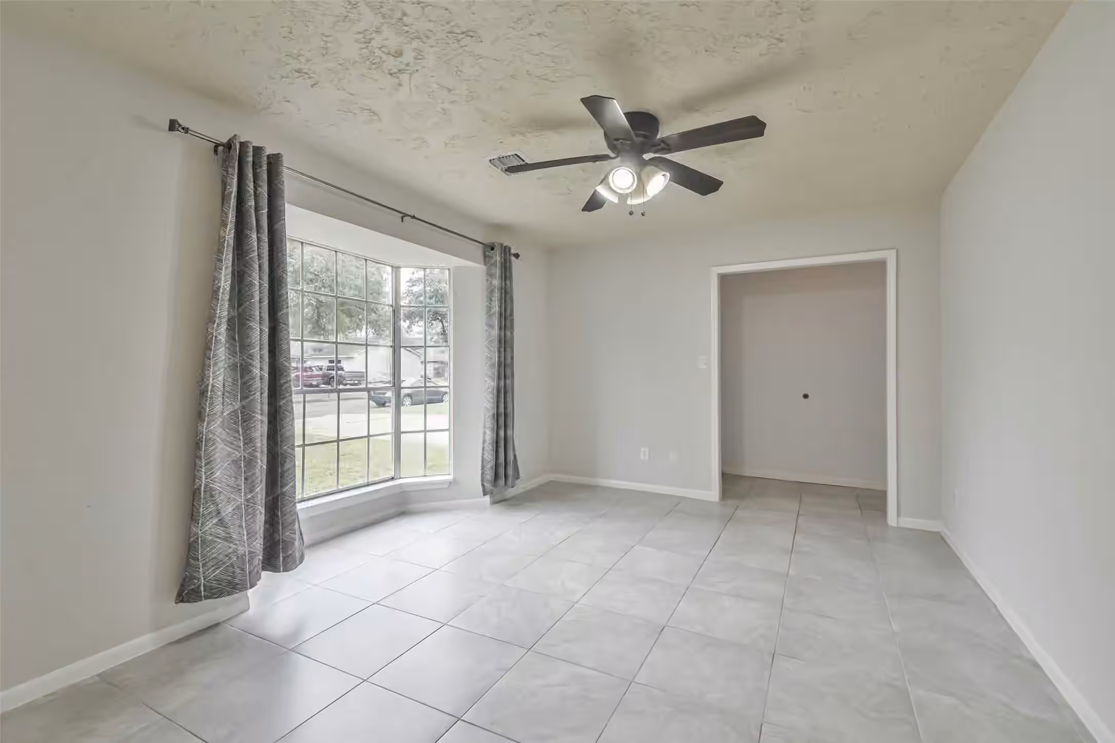 Photo 7 of 9614 Ballin David Drive, Spring, TX