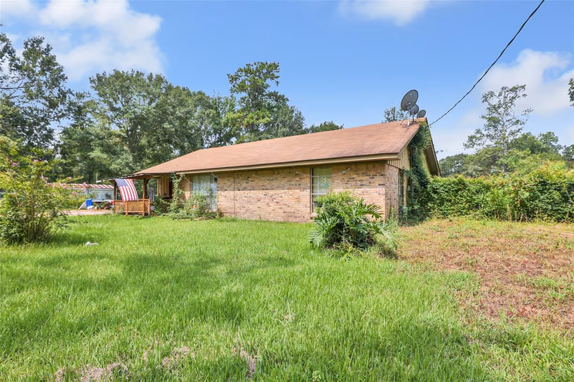 Photo 5 of 157 COUNTY ROAD 3252, Cleveland, TX