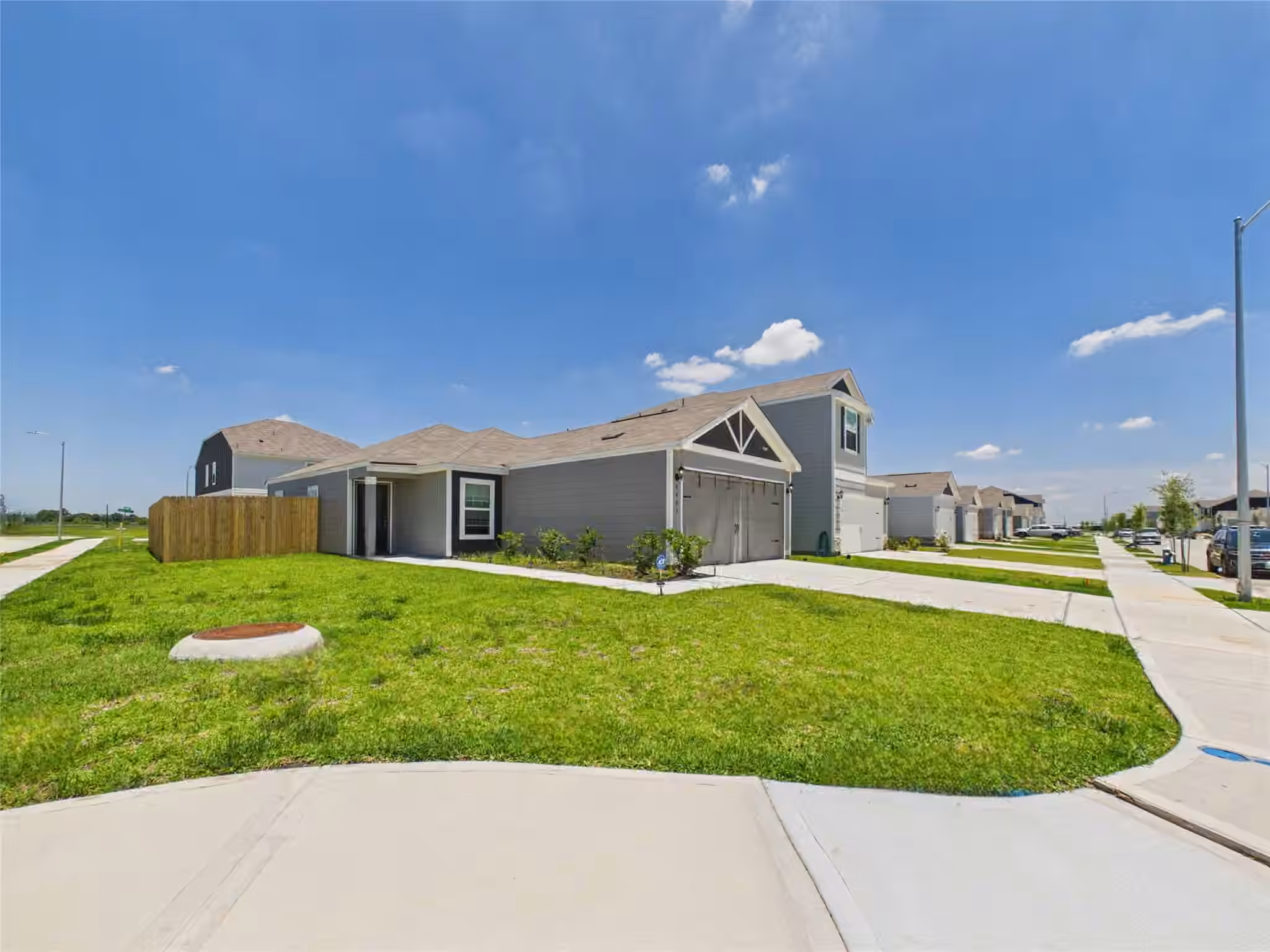 Photo 4 of 6403 Winter Elm Street, Houston, TX