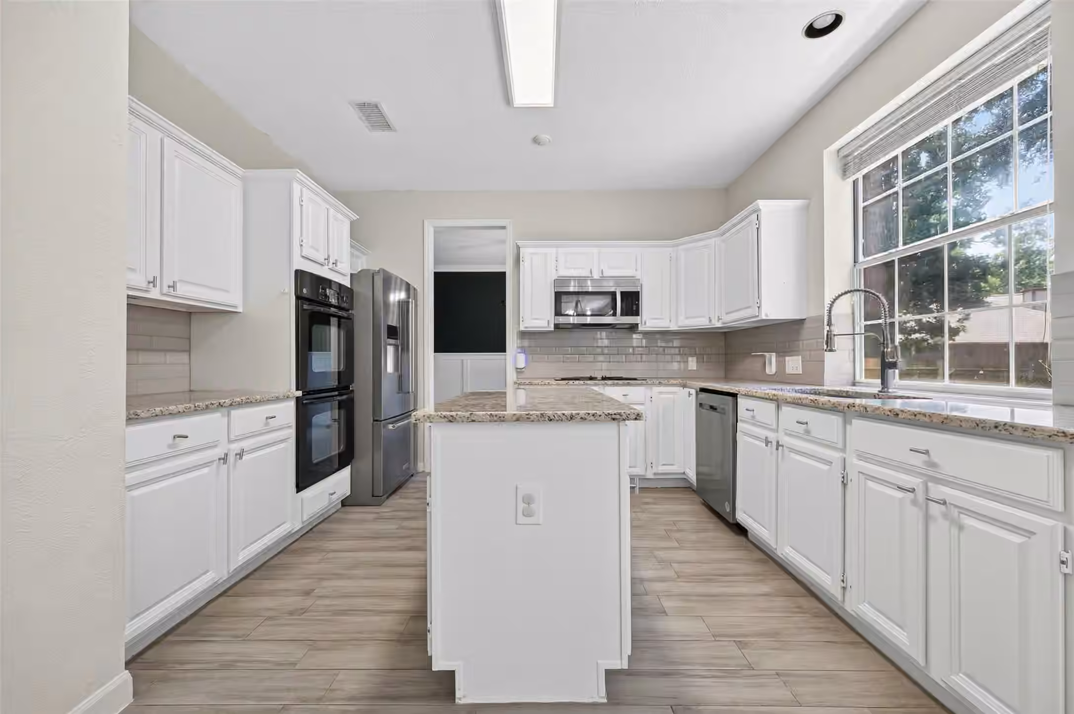 Photo 7 of 11 Ginger Bay Place, The Woodlands, TX