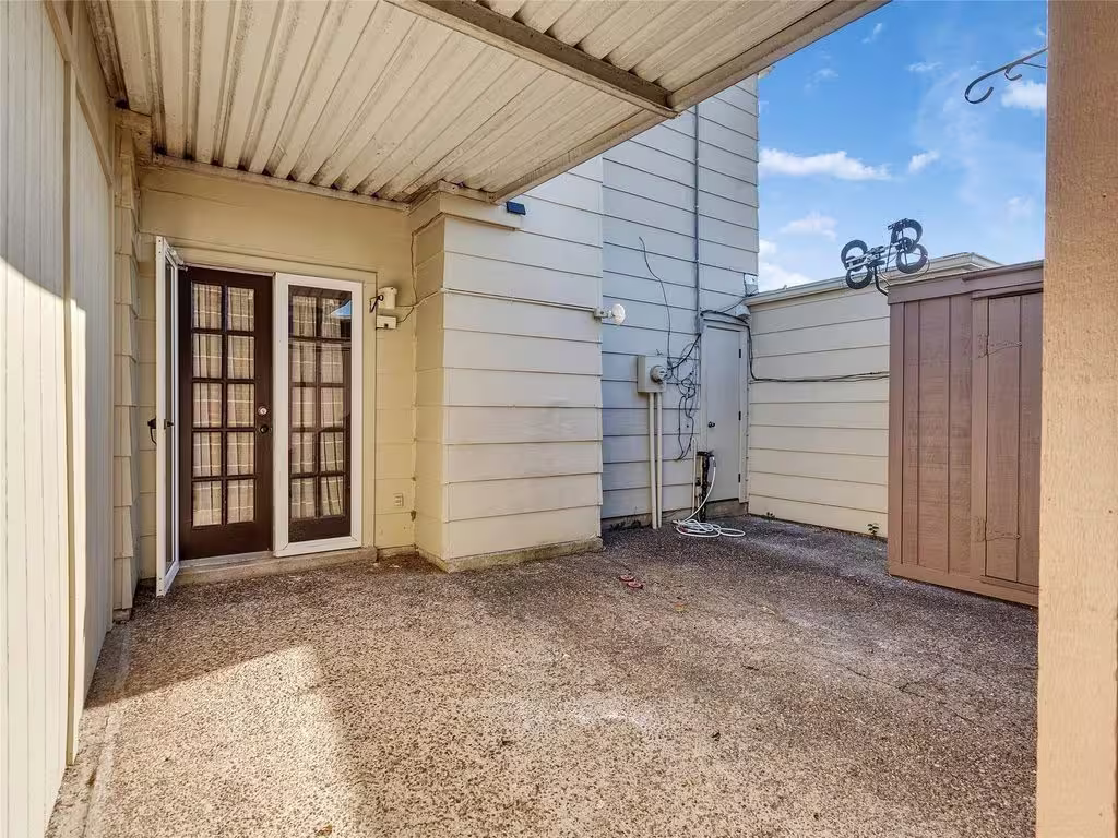 Photo 5 of 1320 Town Circle 1, Baytown, TX