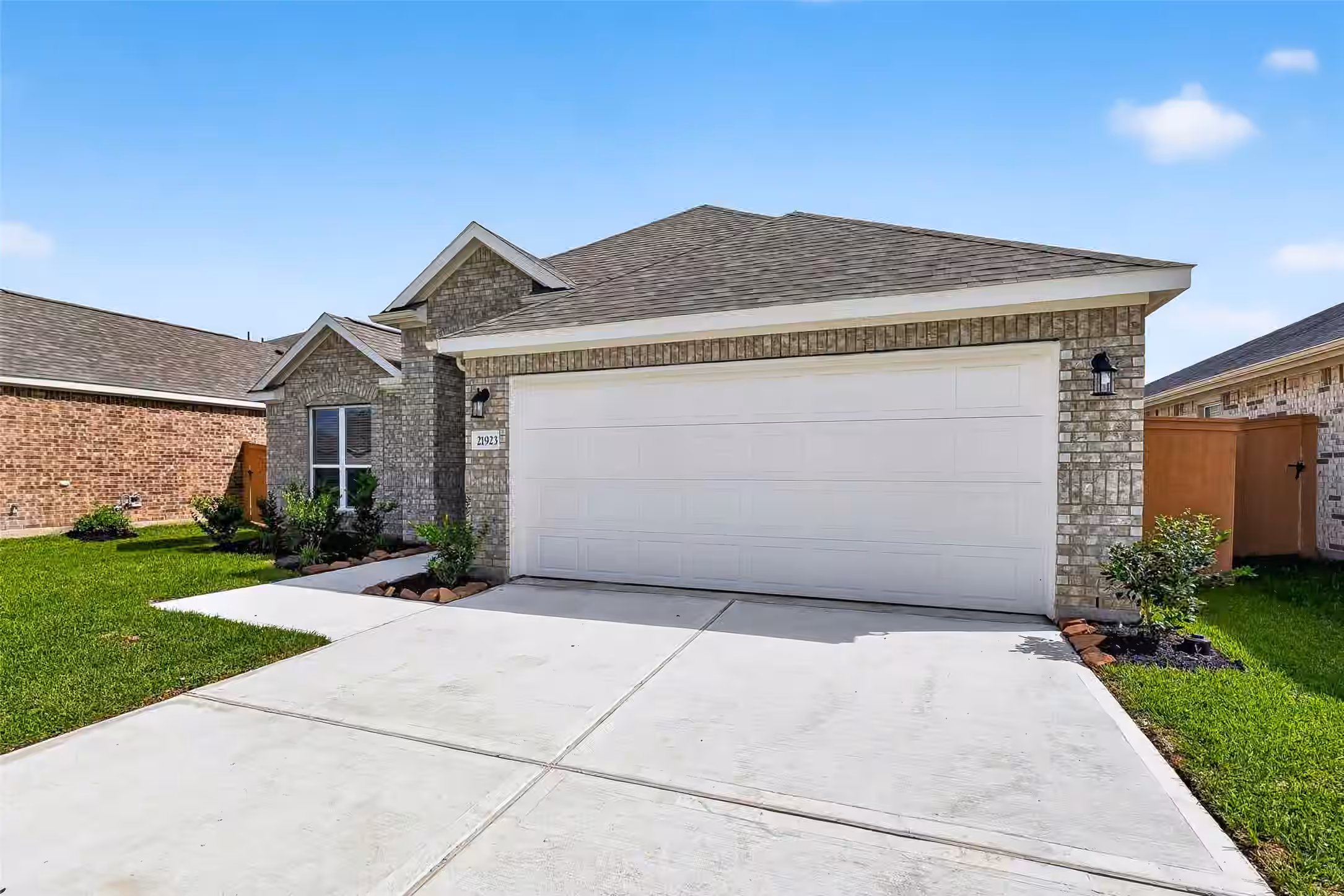 Photo 4 of 21923 Oia Island Drive, Hockley, TX