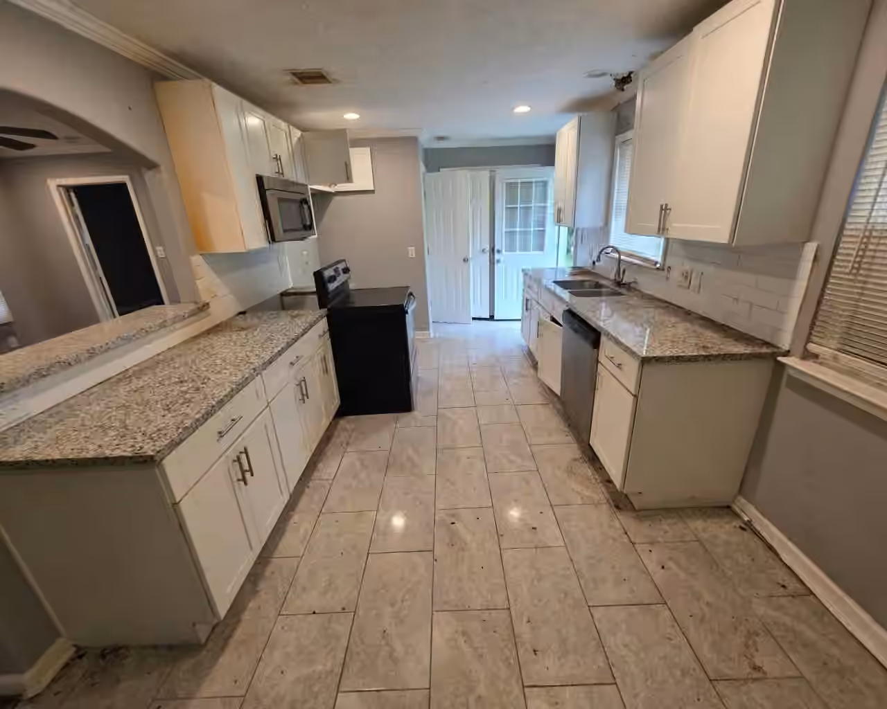 Photo 4 of 5503 Rue Street, Houston, TX