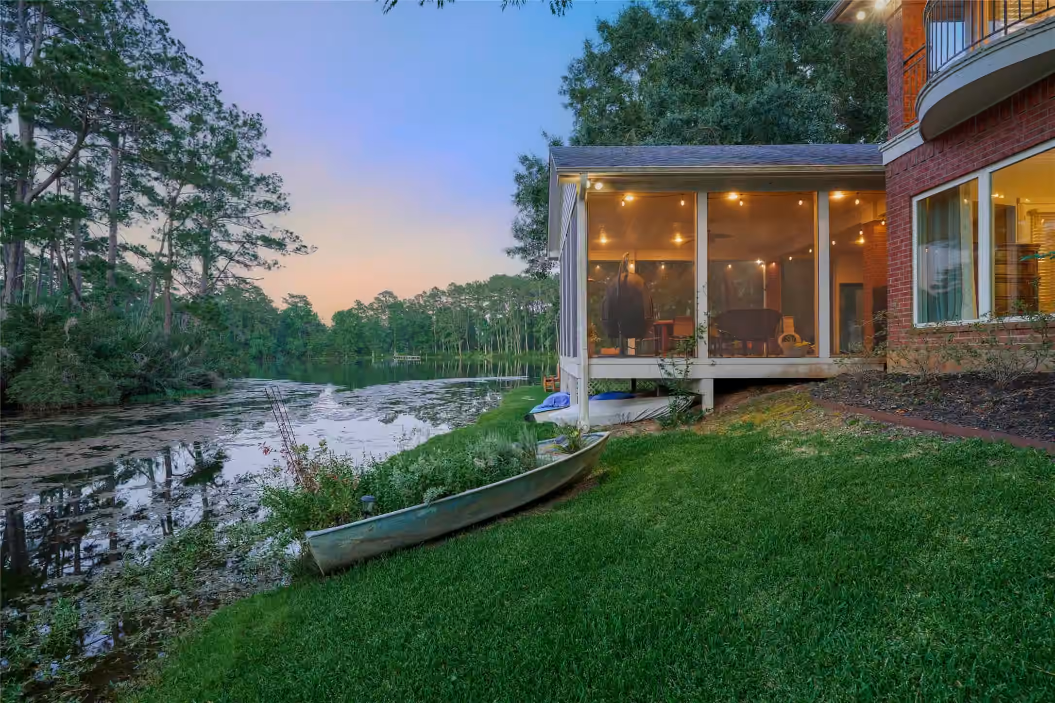 Photo 5 of 9151 Lakeside Circle, Montgomery, TX