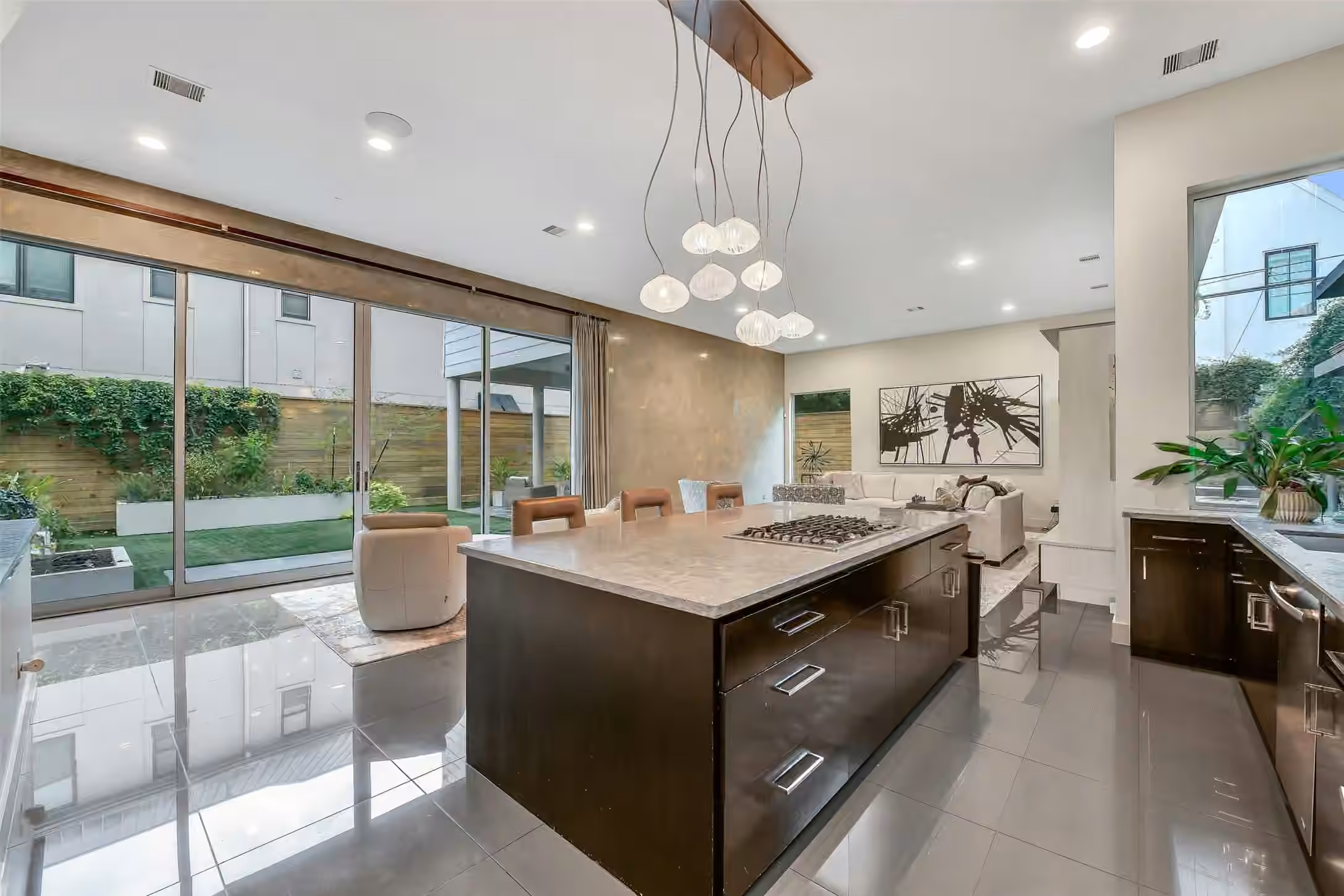 Photo 2 of 2302 Persa Street, Houston, TX