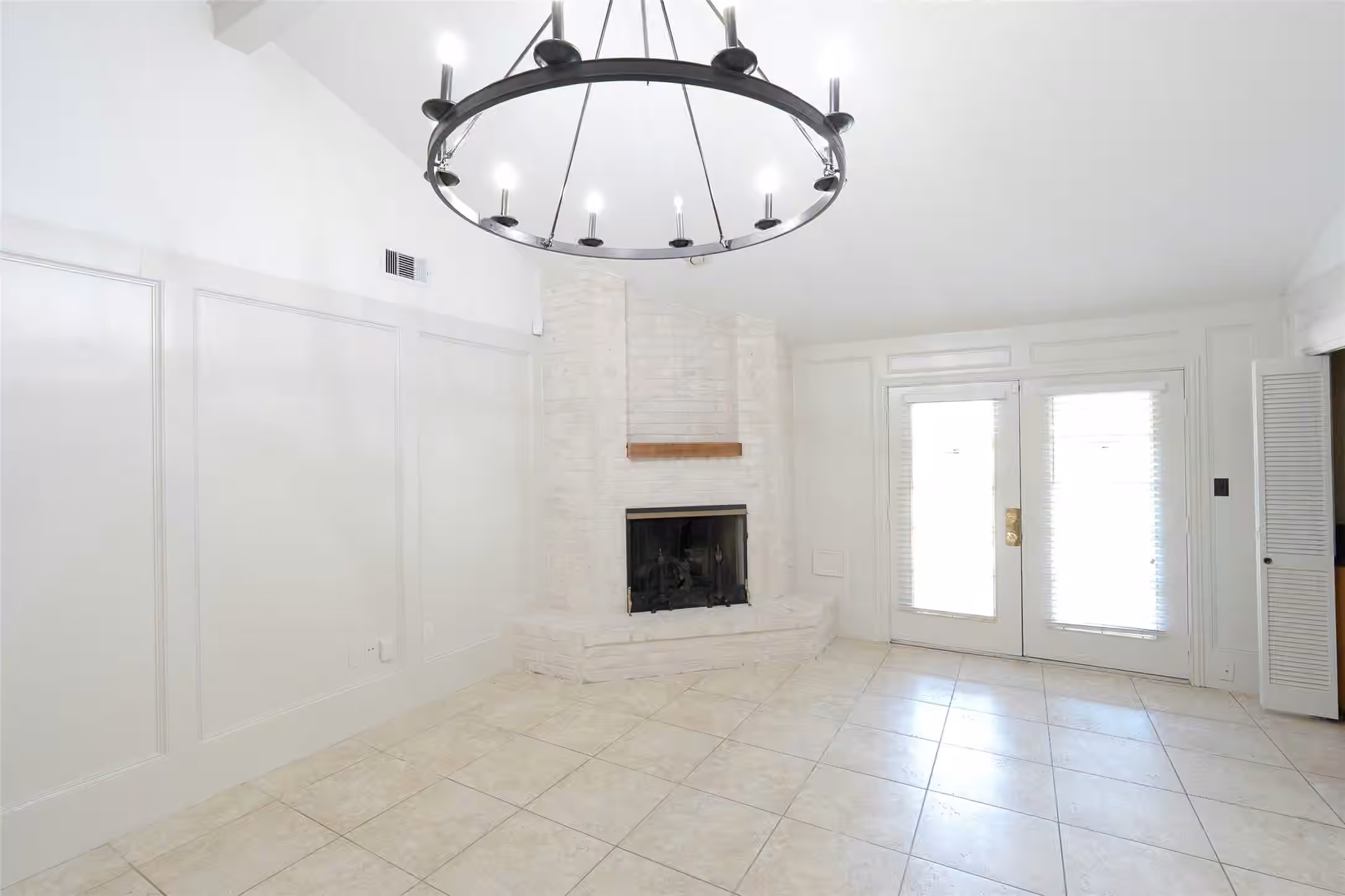 Photo 5 of 15931 Boulder Oaks Drive, Houston, TX