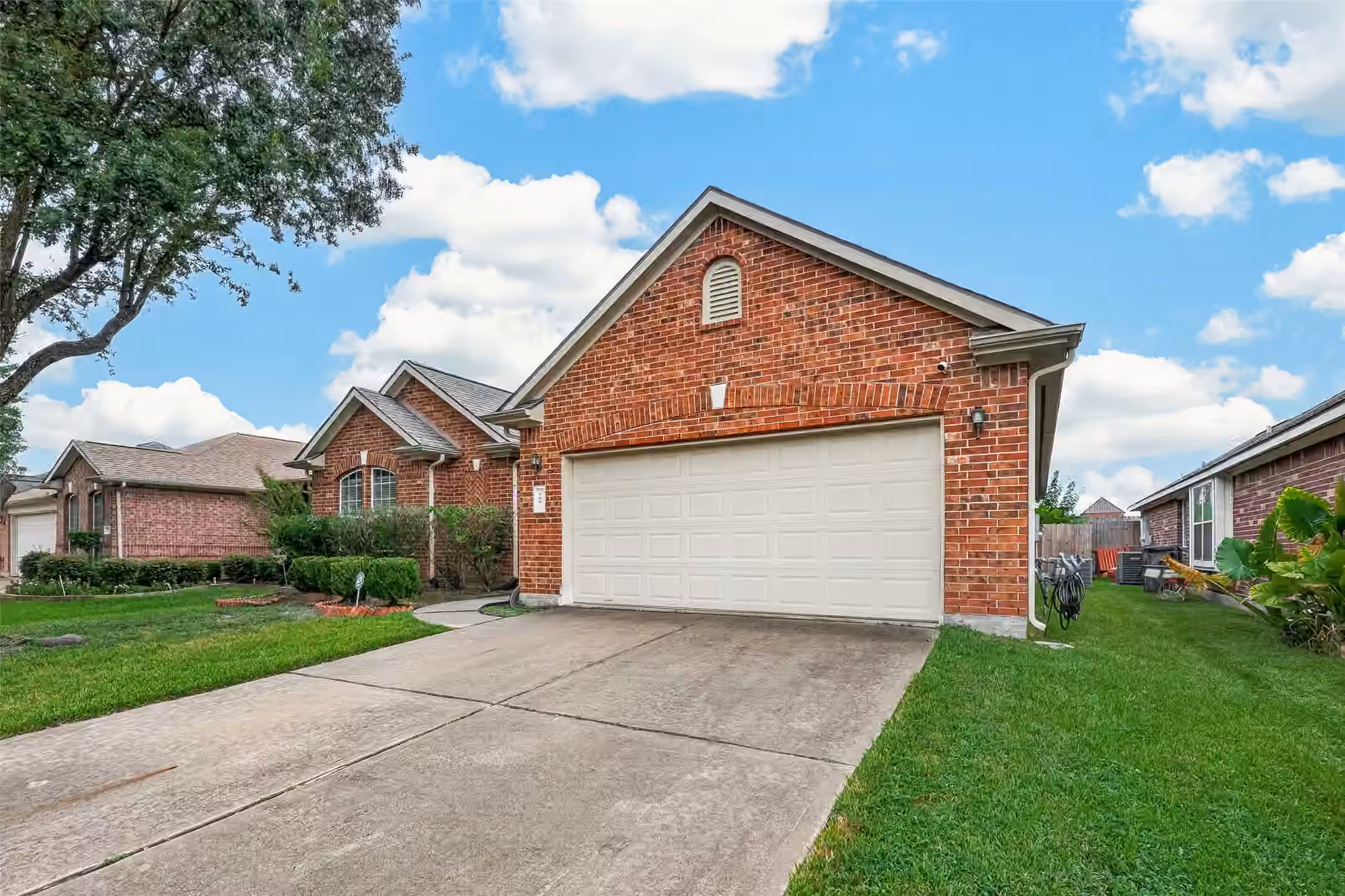 Photo 4 of 9507 Carsonmont Lane, Houston, TX