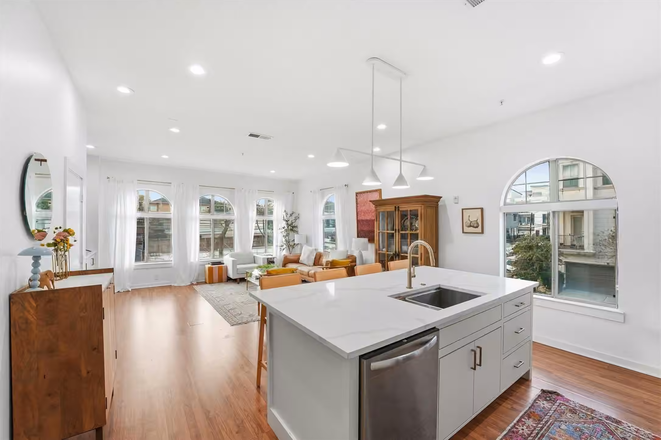 Photo 5 of 806 Jackson Hill Street 201, Houston, TX
