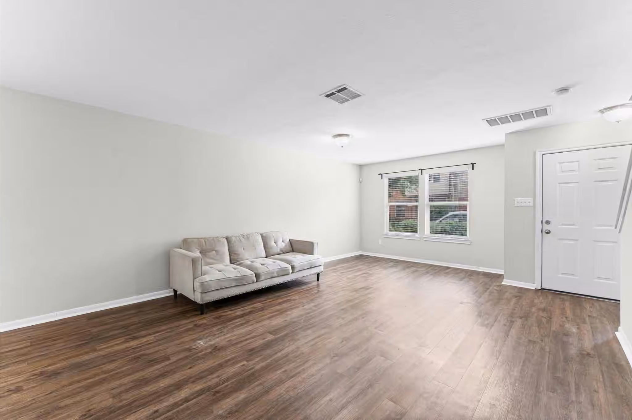 Photo 4 of 1424 Ruthven Street, Houston, TX