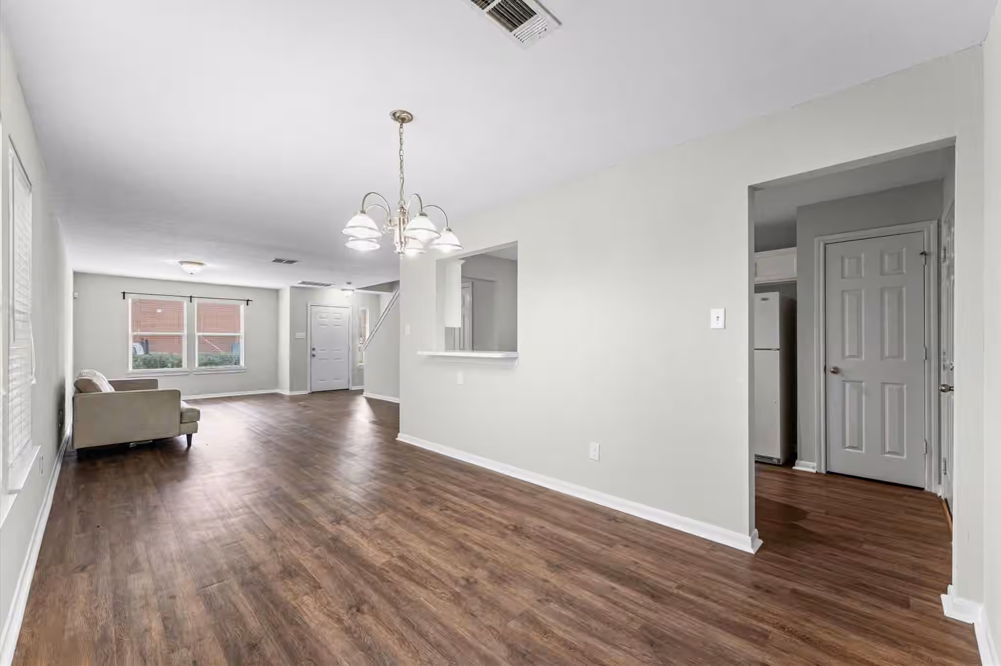 Photo 6 of 1424 Ruthven Street, Houston, TX