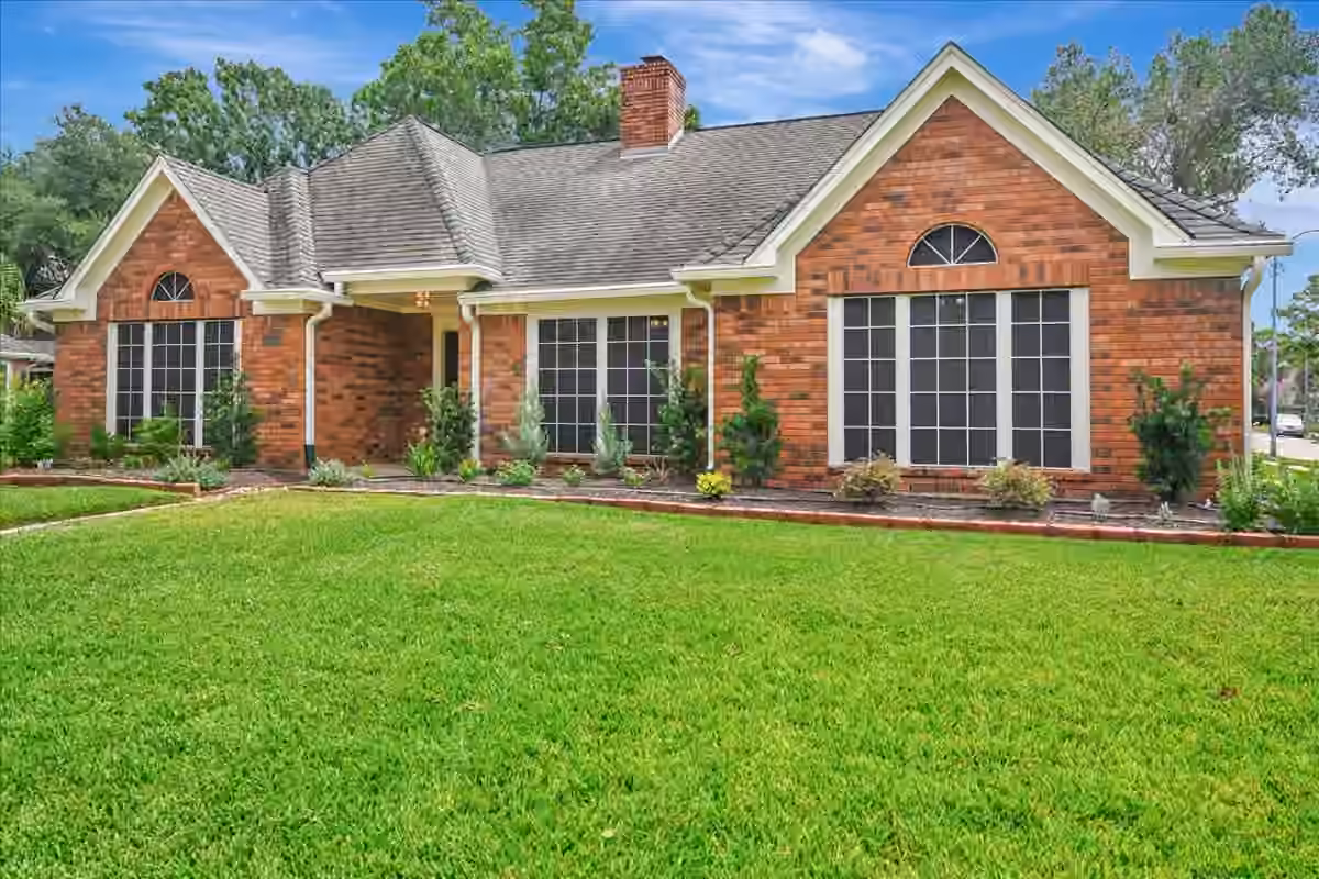 Photo 2 of 4002 Roaring Rapids Drive, Pasadena, TX