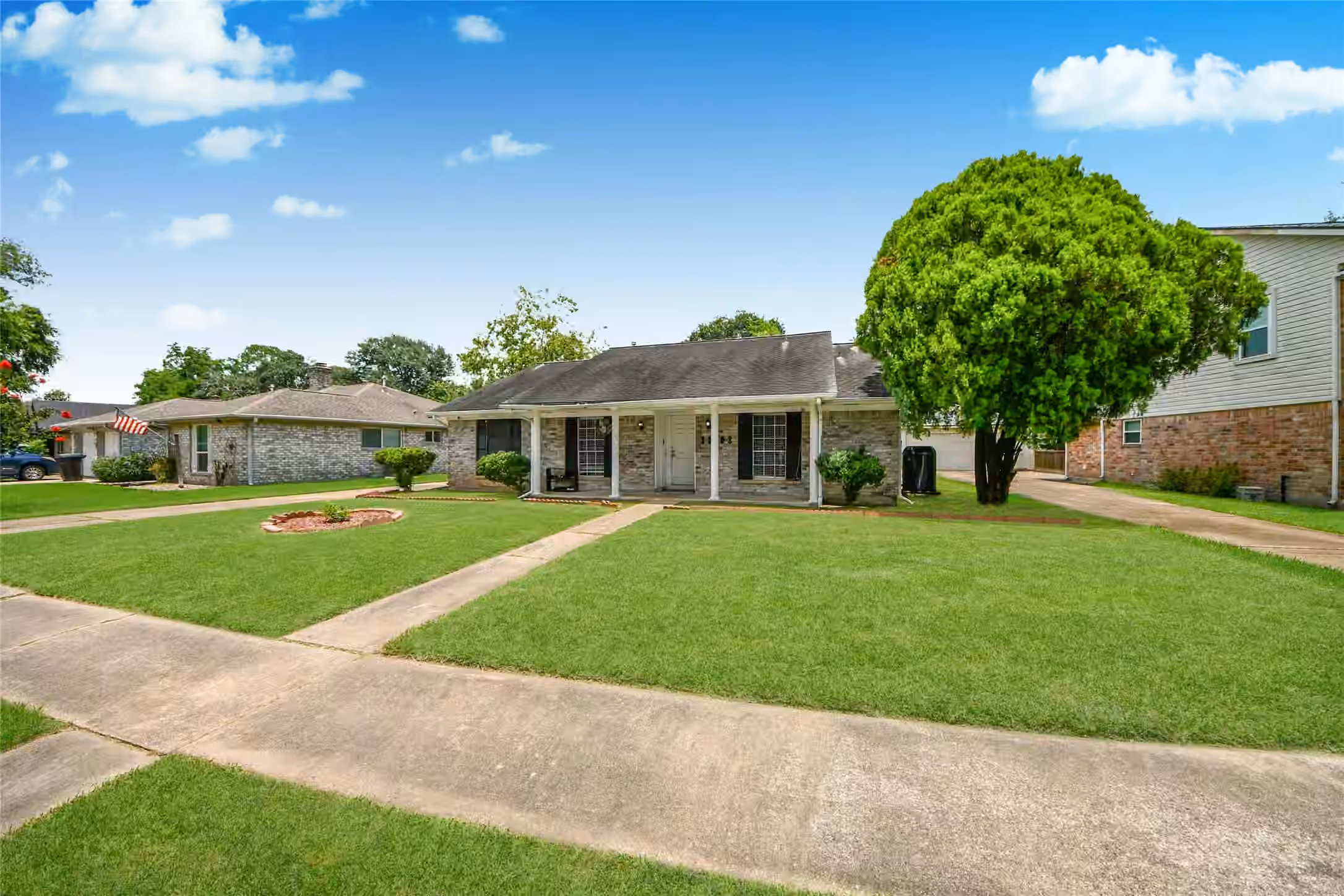 Photo 6 of 12503 Millbanks Drive, Houston, TX