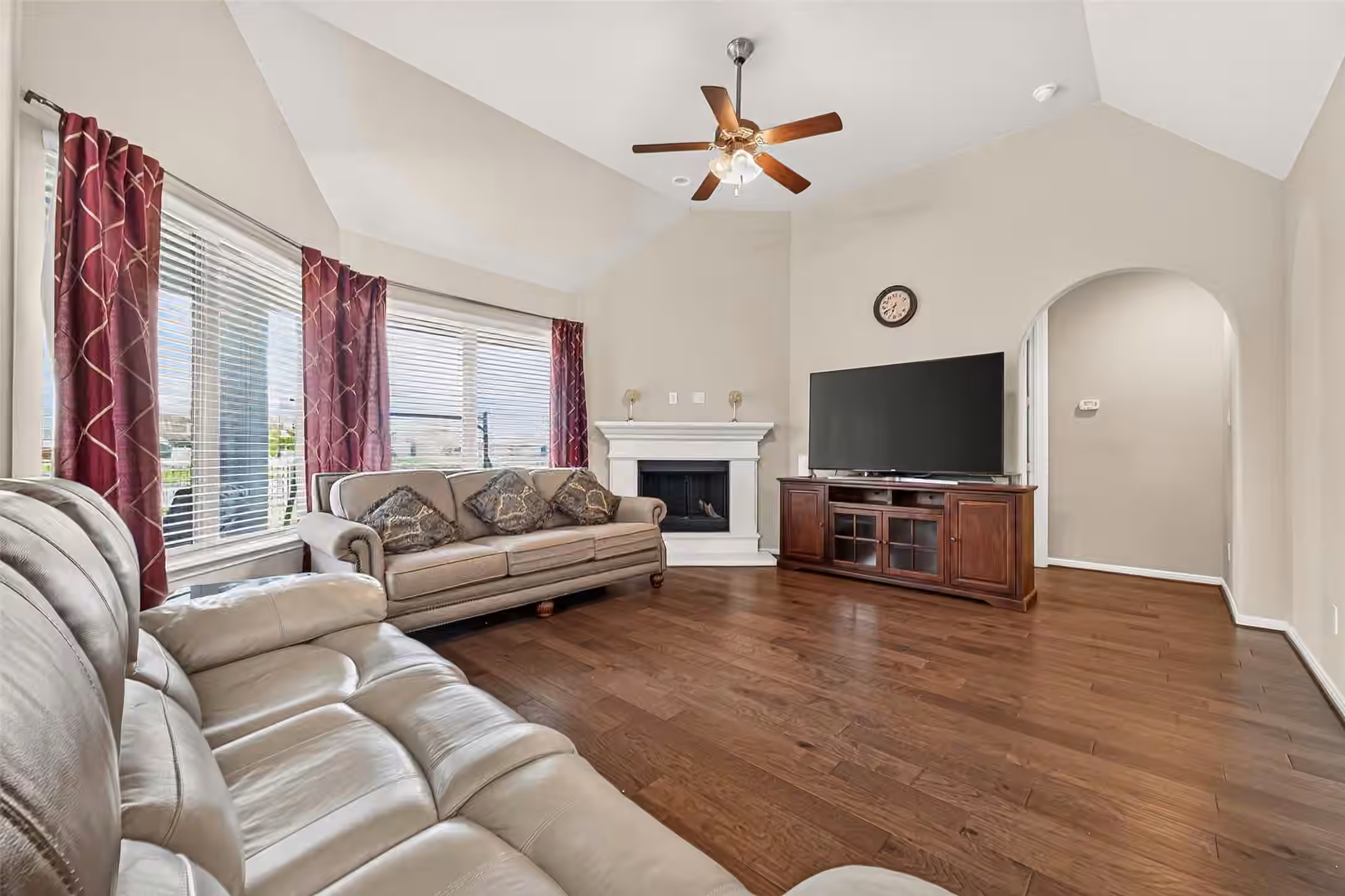 Photo 5 of 4431 Selwyn Road, Richmond, TX
