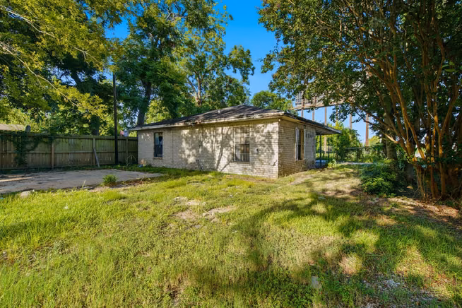 Photo 2 of 5305 Kashmere Street, Houston, TX