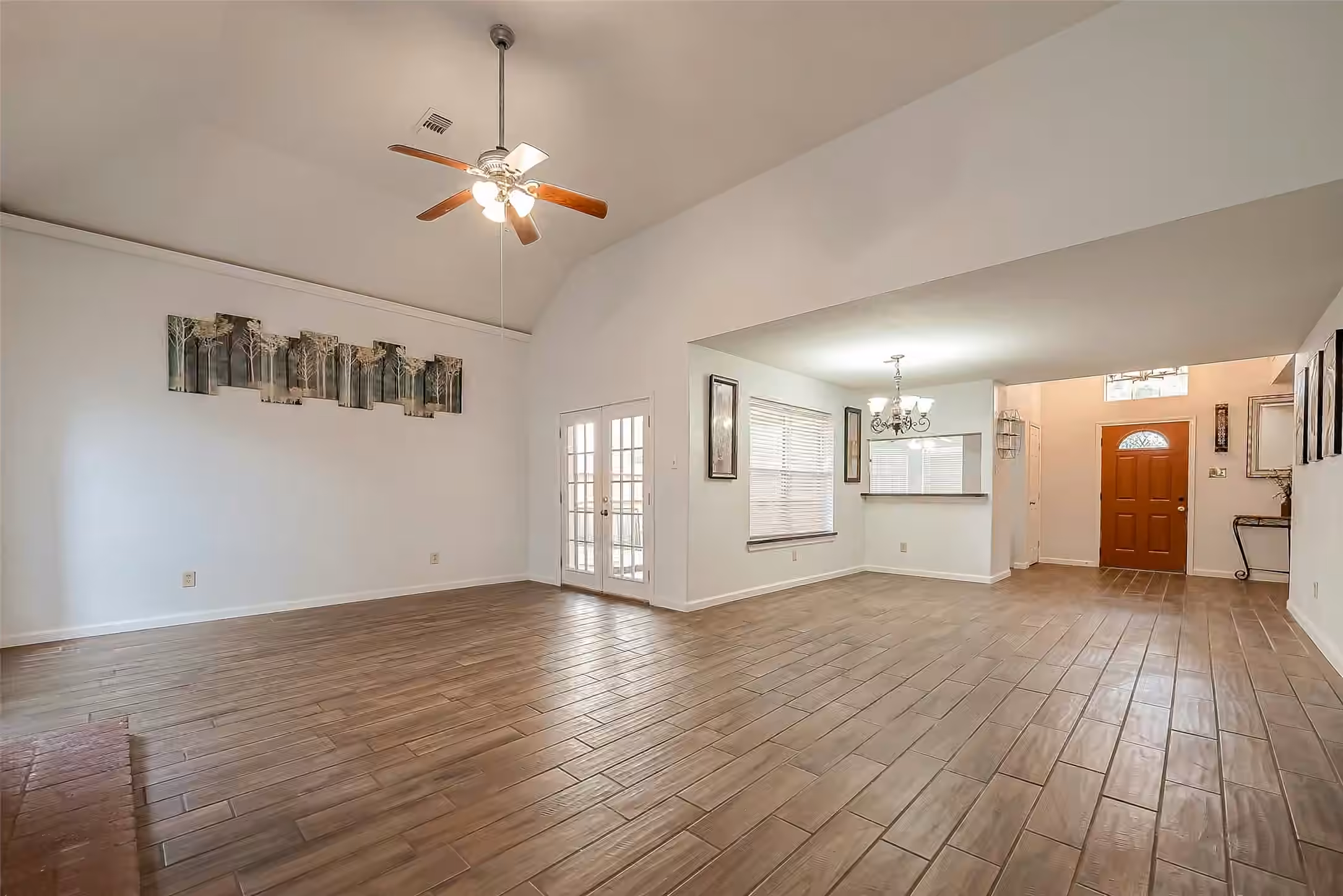 Photo 4 of 5110 Prairie Creek Drive, Houston, TX