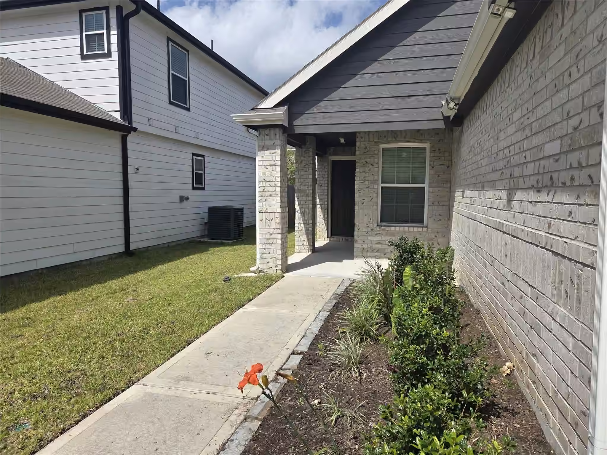 Photo 4 of 2390 Tavo Trail Drive, Conroe, TX