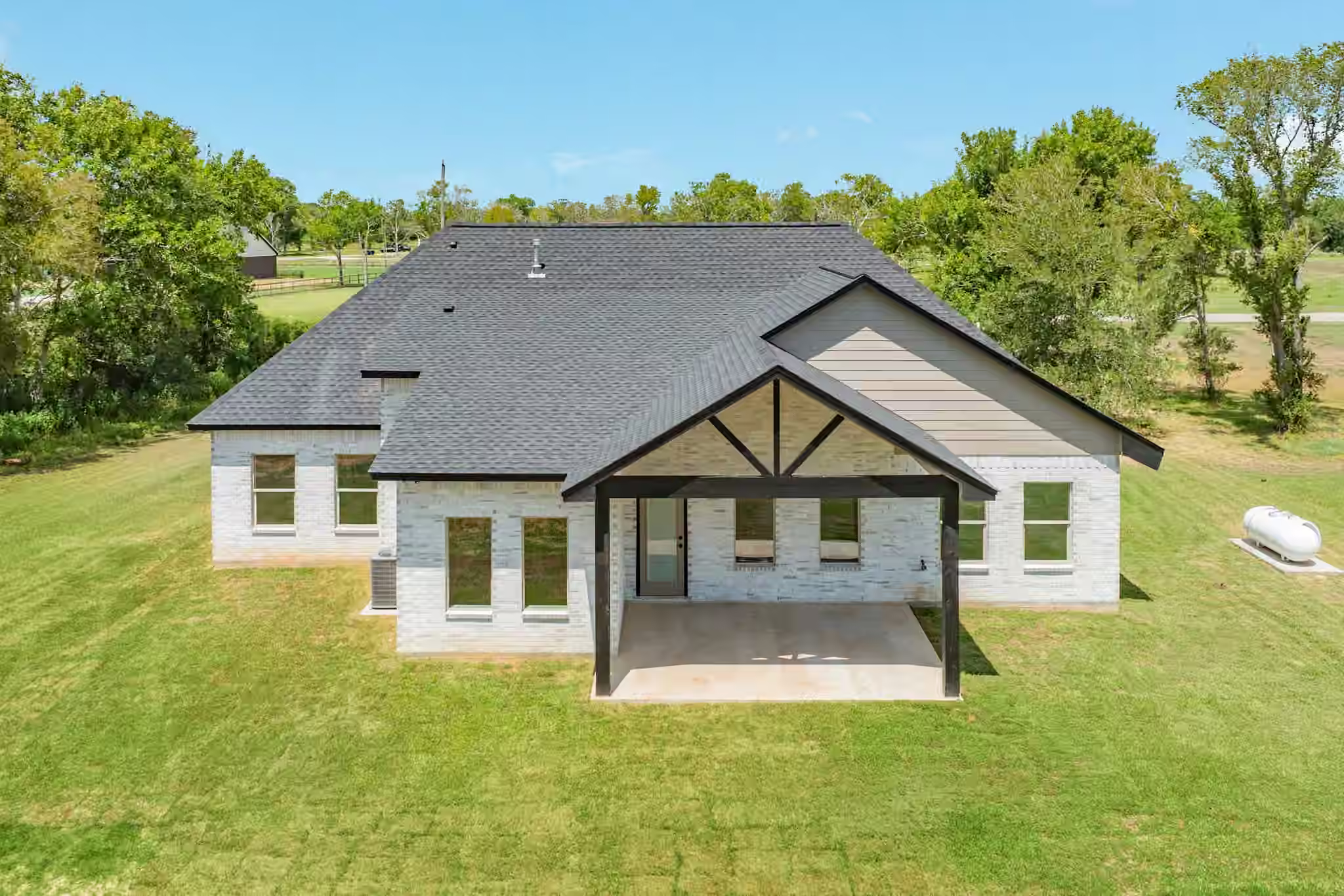 Photo 5 of 33111 Amberjack Drive, Richwood, TX