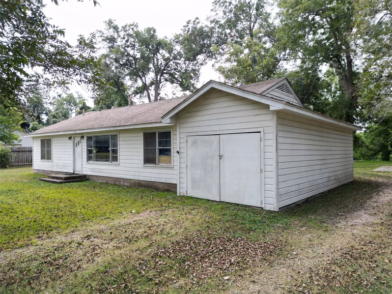 Photo 2 of 602 Riveredge Drive, Richmond, TX