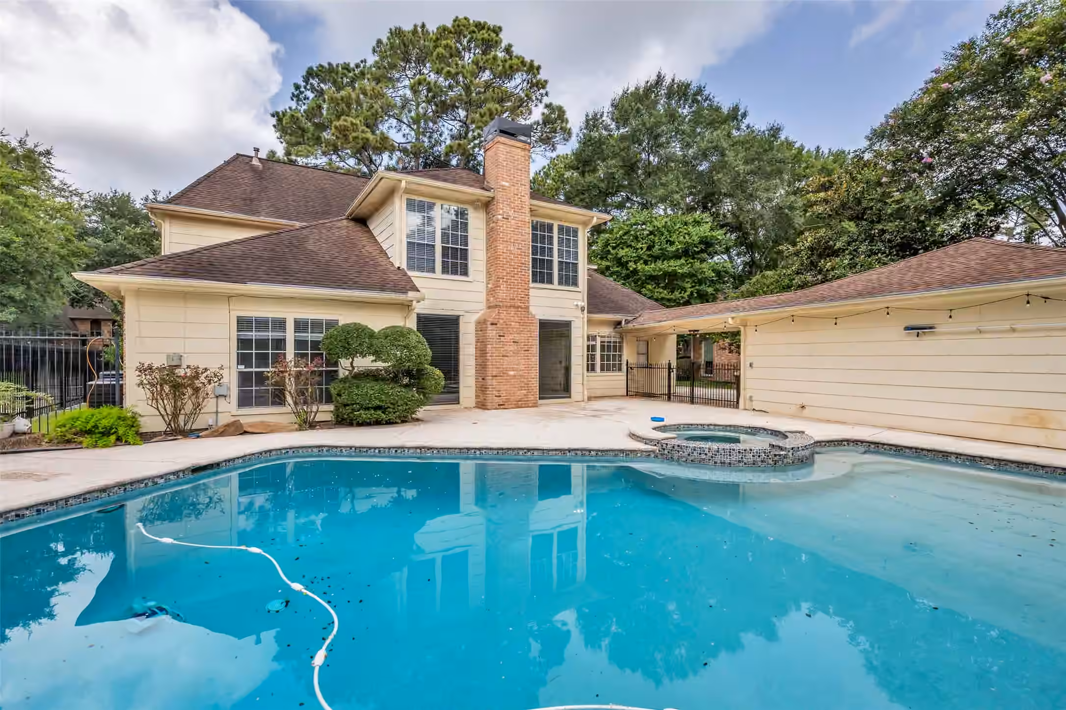 Photo of 14014 Court Of Regents, Houston, TX