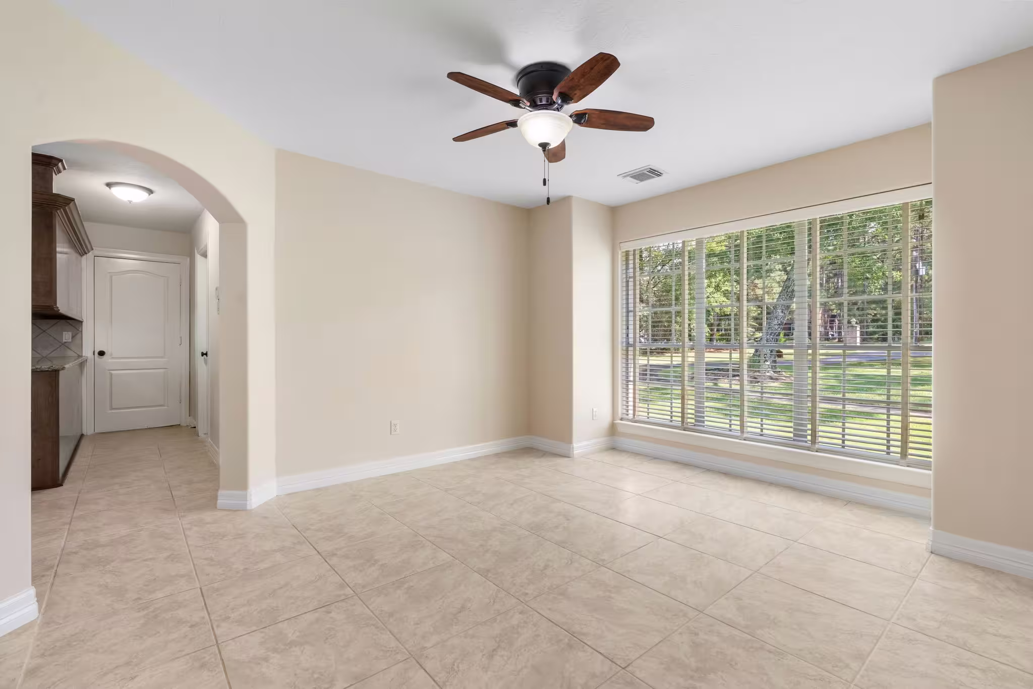 Photo 6 of 10514 Crestwater Circle, Magnolia, TX