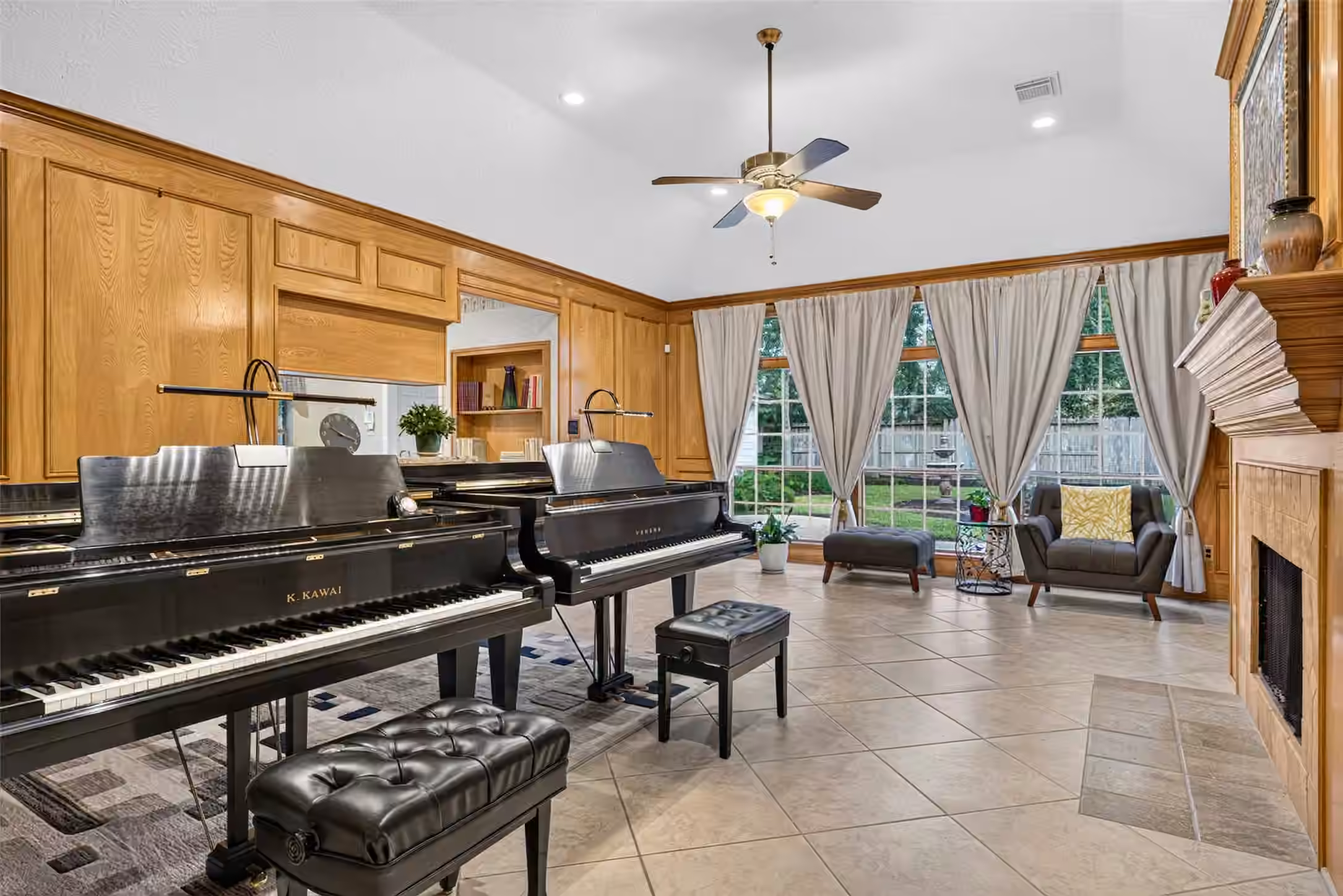Photo 5 of 15327 Willow Shores Drive, Houston, TX