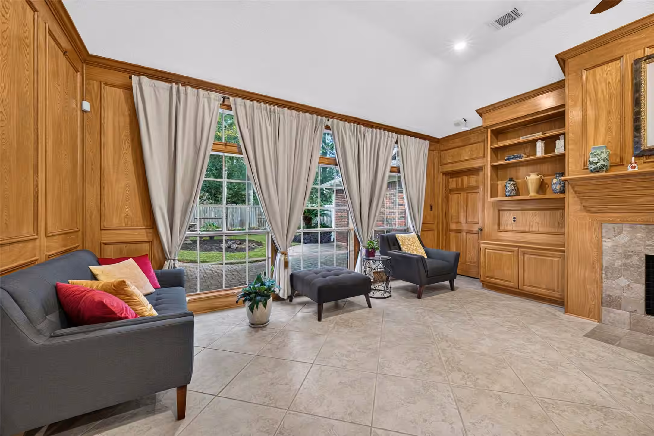 Photo 6 of 15327 Willow Shores Drive, Houston, TX