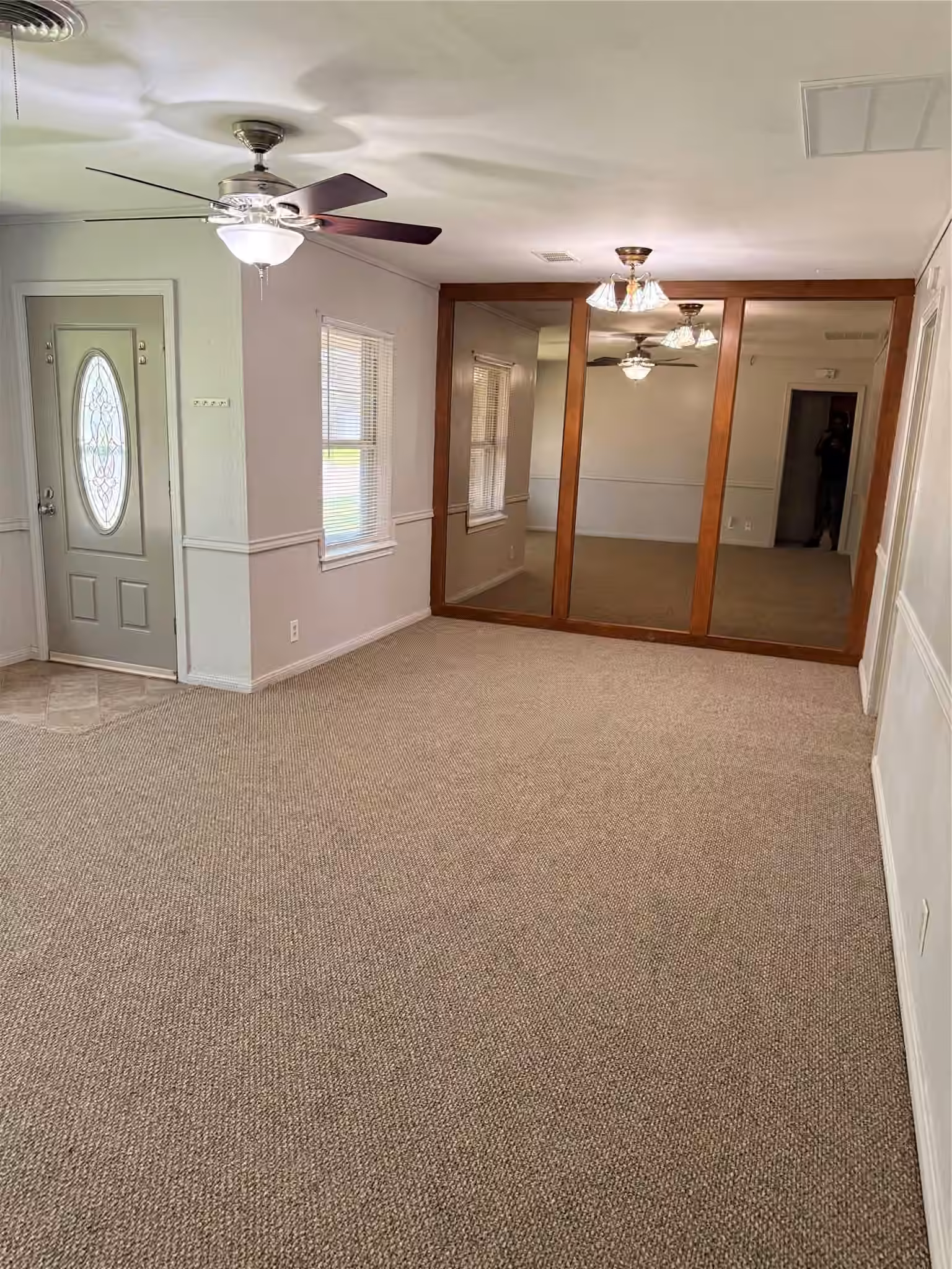 Photo 4 of 305 Wisteria Street, Lake Jackson, TX