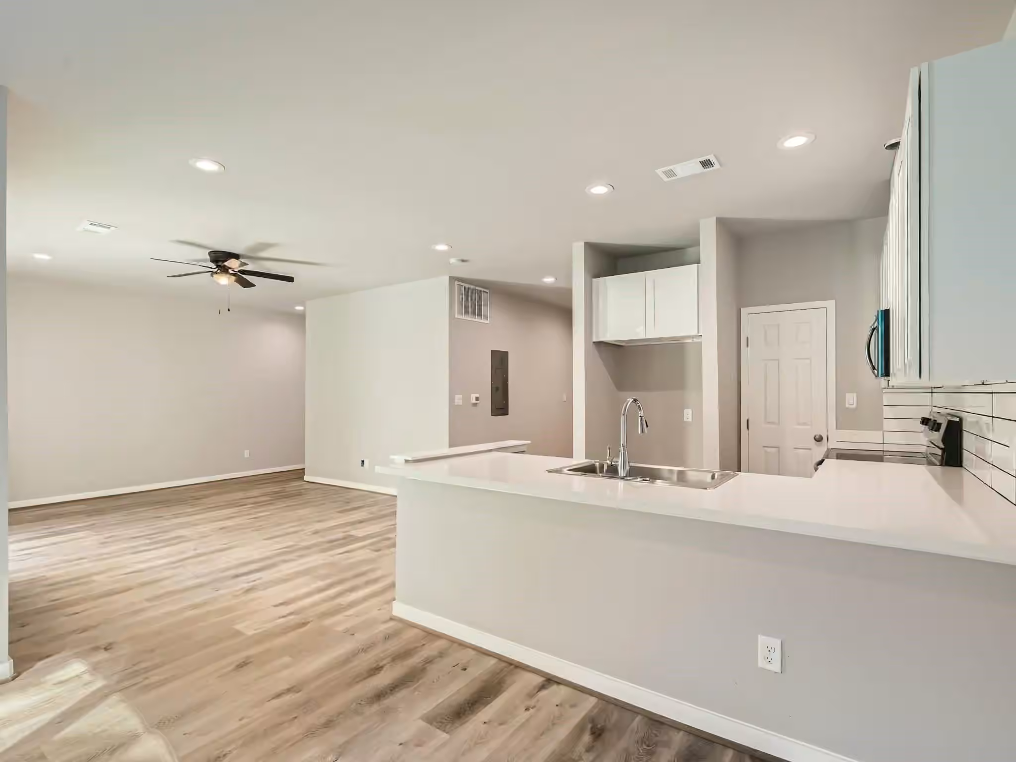 Photo 3 of 12565 Melville Drive 323, Montgomery, TX