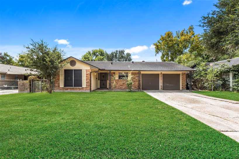 Photo 2 of 6003 Heatherbrook Drive, Houston, TX