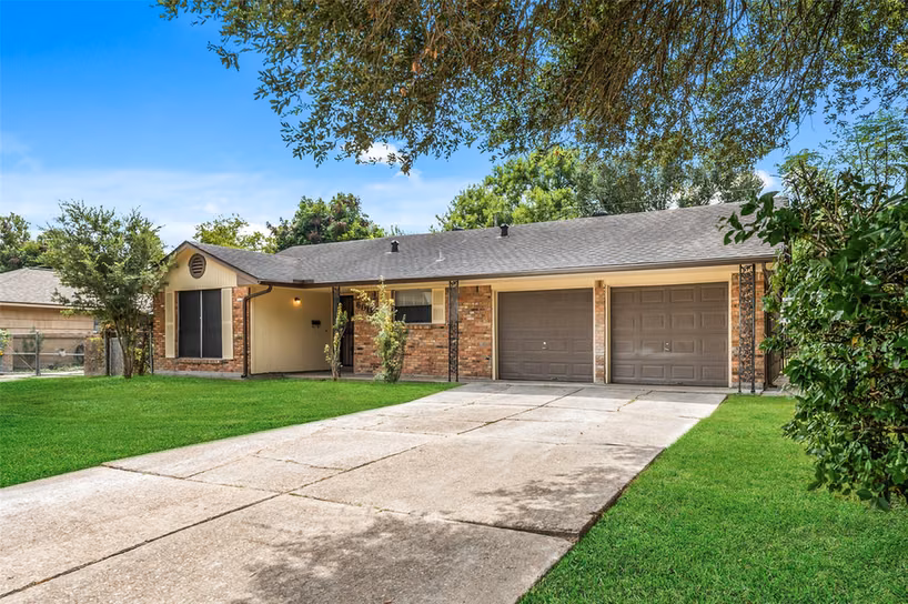 Photo 3 of 6003 Heatherbrook Drive, Houston, TX