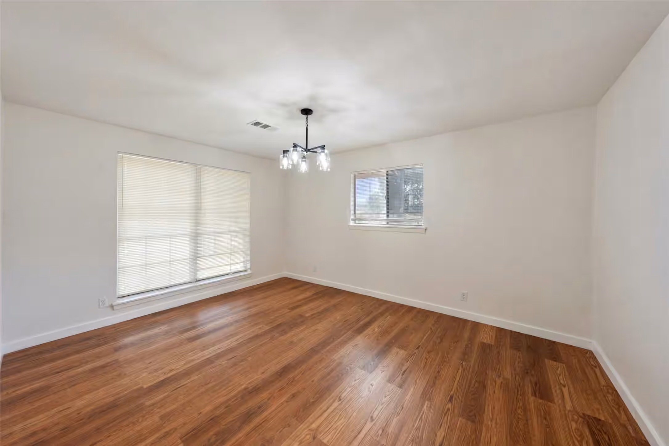Photo 5 of 6003 Heatherbrook Drive, Houston, TX