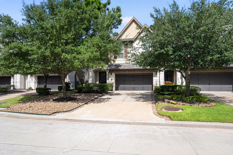 Photo of 27 Daffodil Meadow Place, Tomball, TX