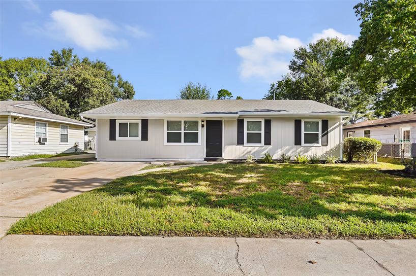 Photo of 7111 Oak Village Drive, Houston, TX 77396