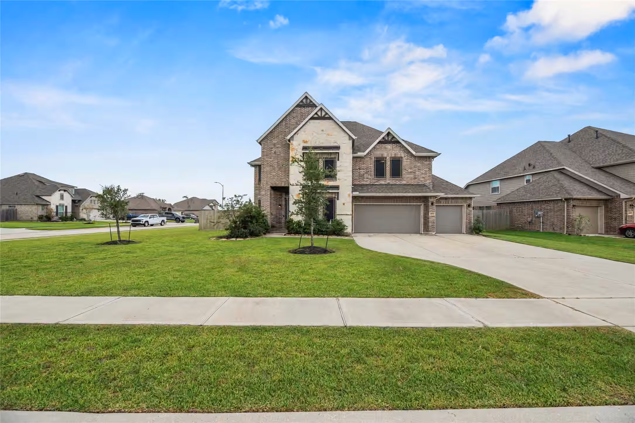 Photo 3 of 14906 Pinehurst Avenue, Mont Belvieu, TX