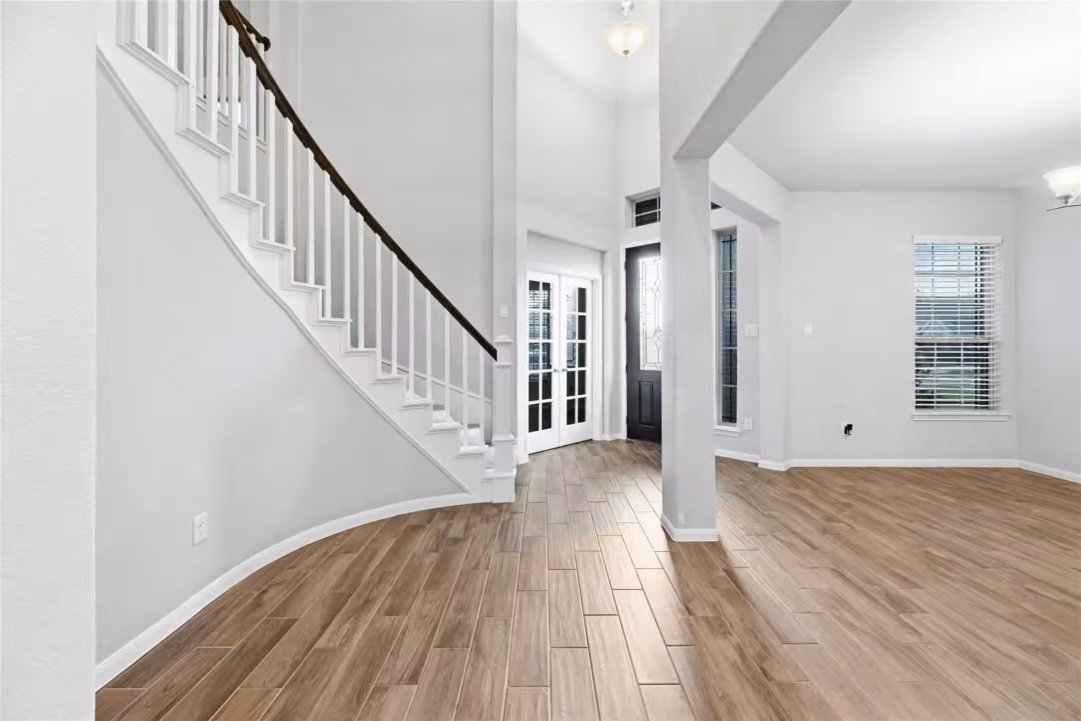 Photo 7 of 14906 Pinehurst Avenue, Mont Belvieu, TX