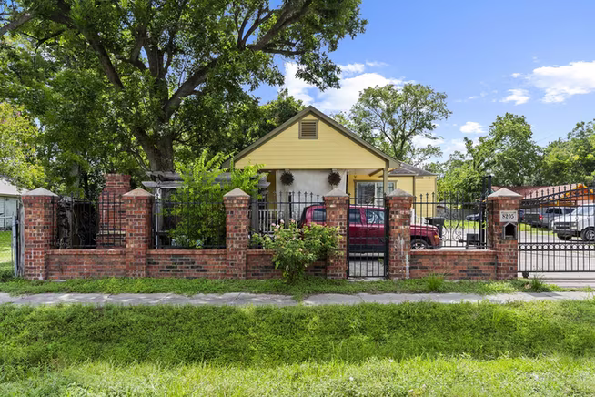 Photo of 8205 Appleton, Houston, TX 77022