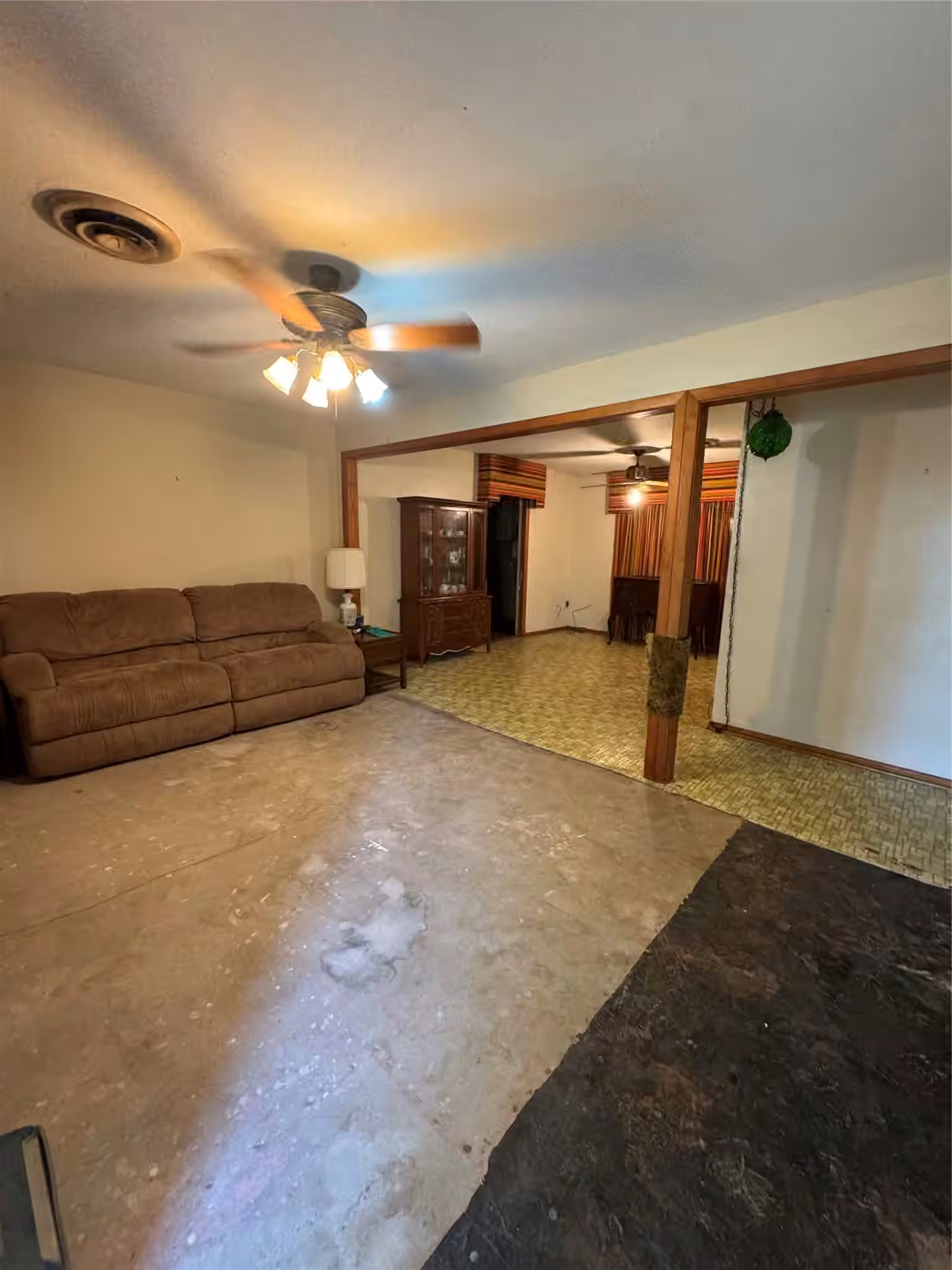 Photo 2 of 416 Mertie, Palacios, TX